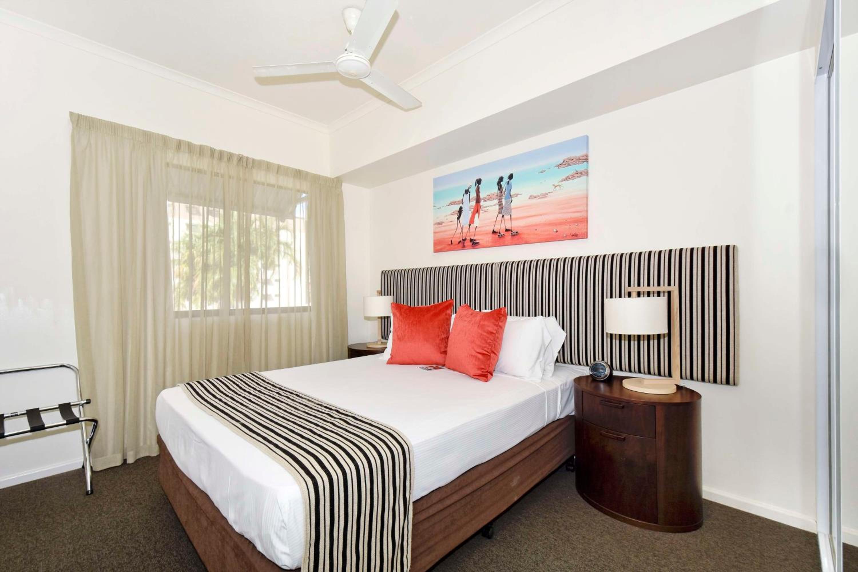 One-Bedroom Apartment - Photo 1
