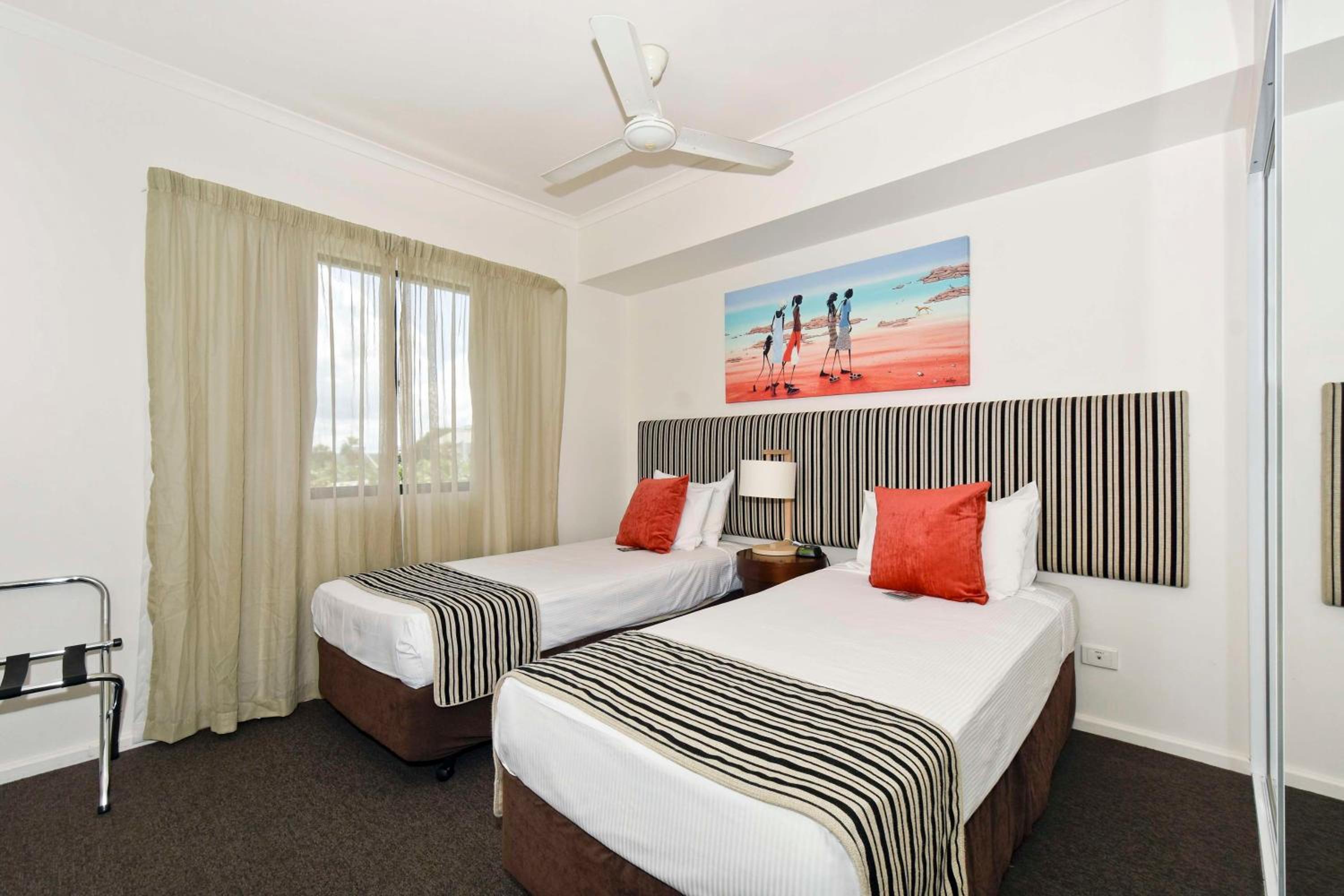 Executive Two-Bedroom Family Apartment - Photo 3