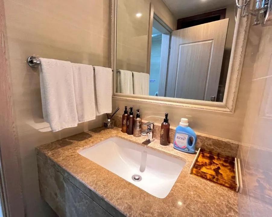Liz Family Suite