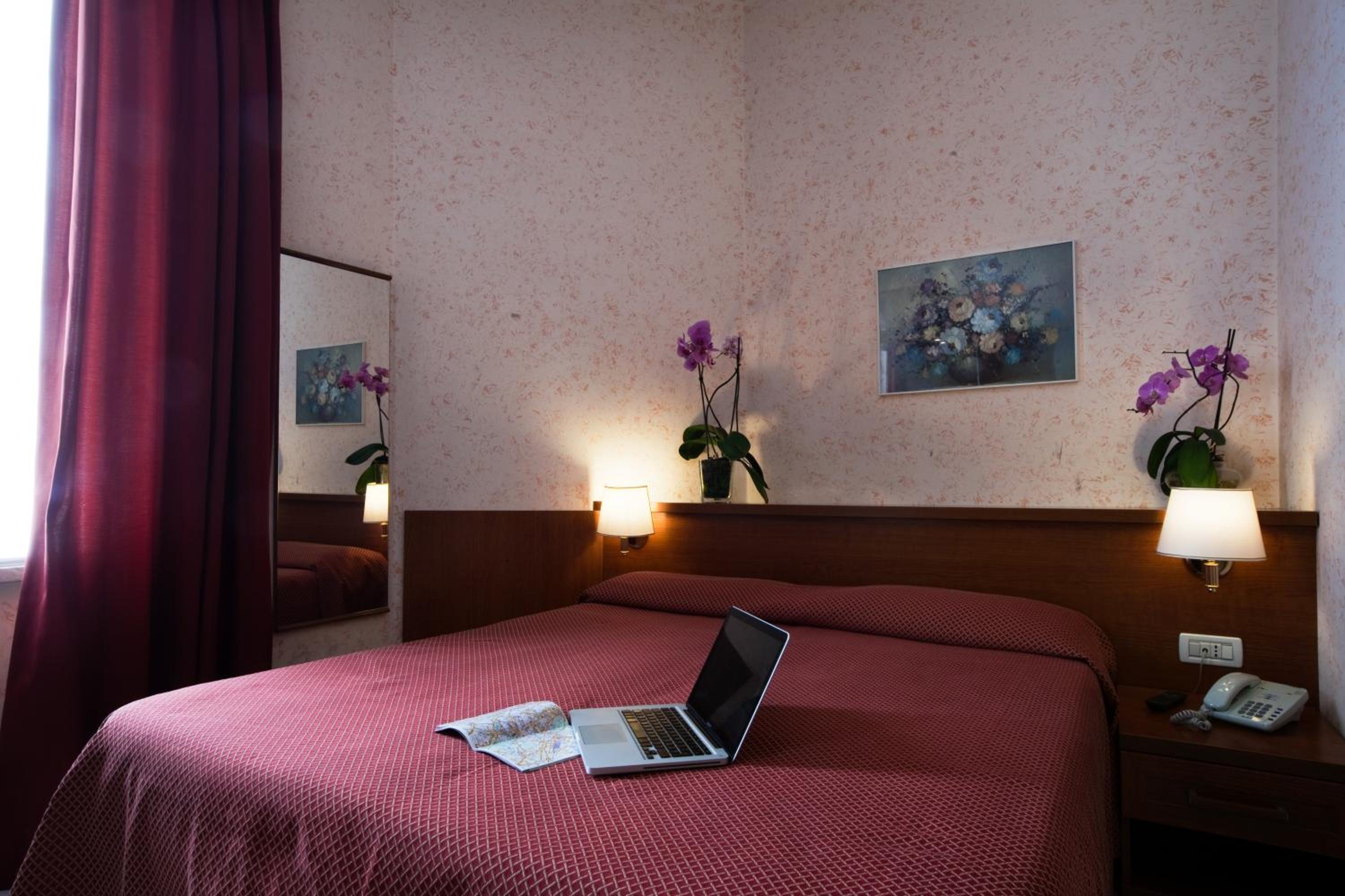 Economy Double or Twin Room thumbnail 5