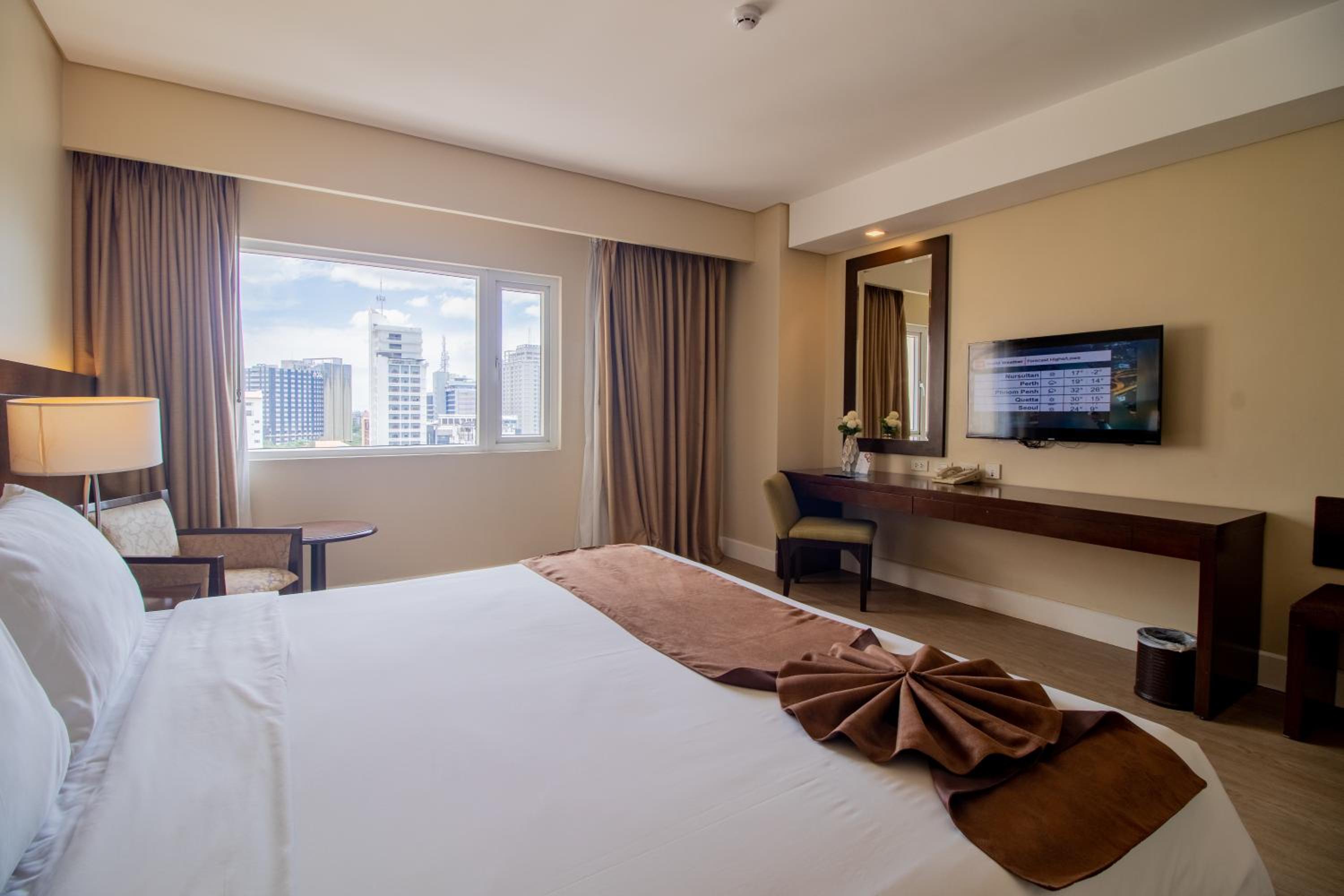 Deluxe Double Room - Photo 10