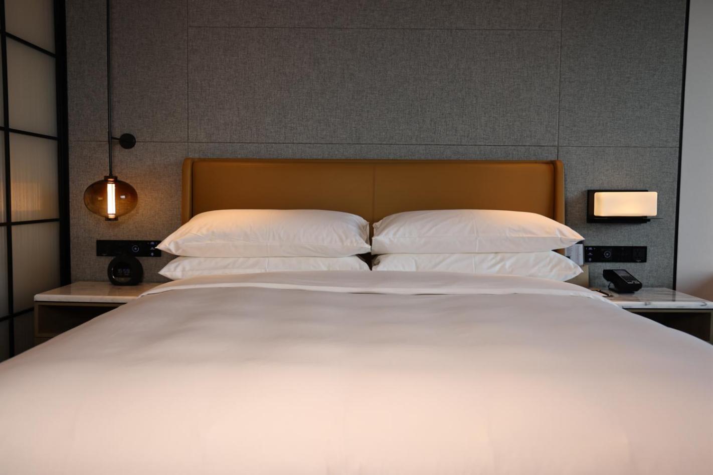 Executive King Room - Club Lounge Access photo 3