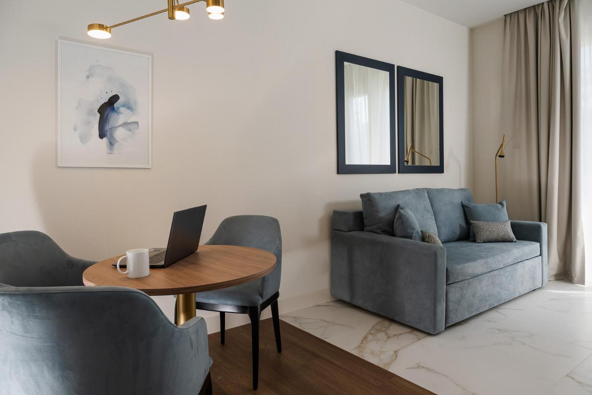 Deluxe Junior Suite - Photo 6