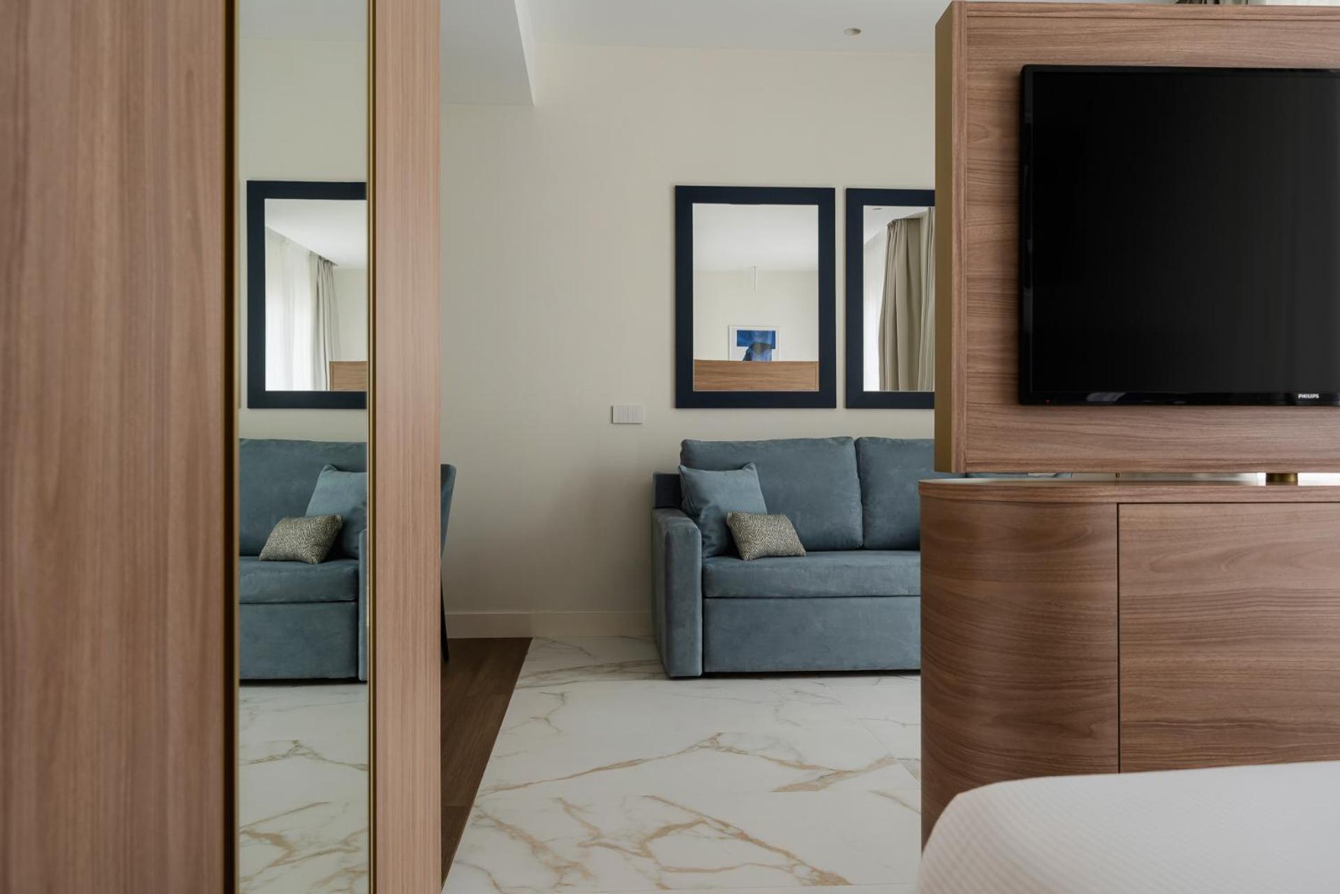 Deluxe Junior Suite - Photo 4
