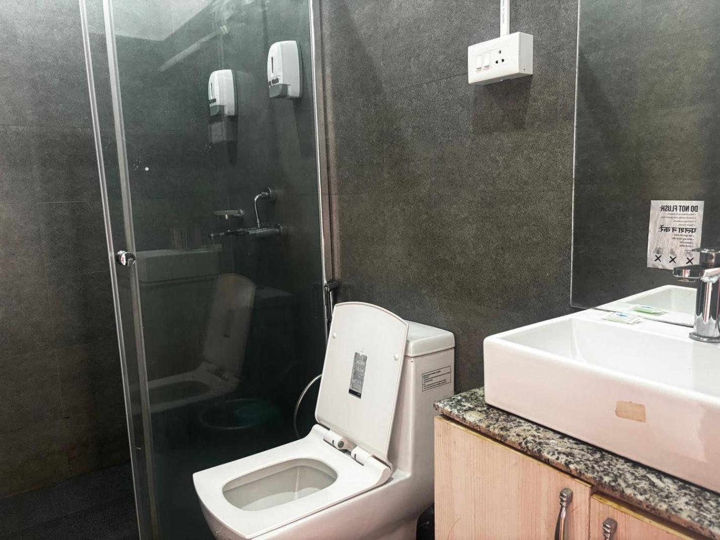 Double Room with Balcony (3 Adults) photo 3