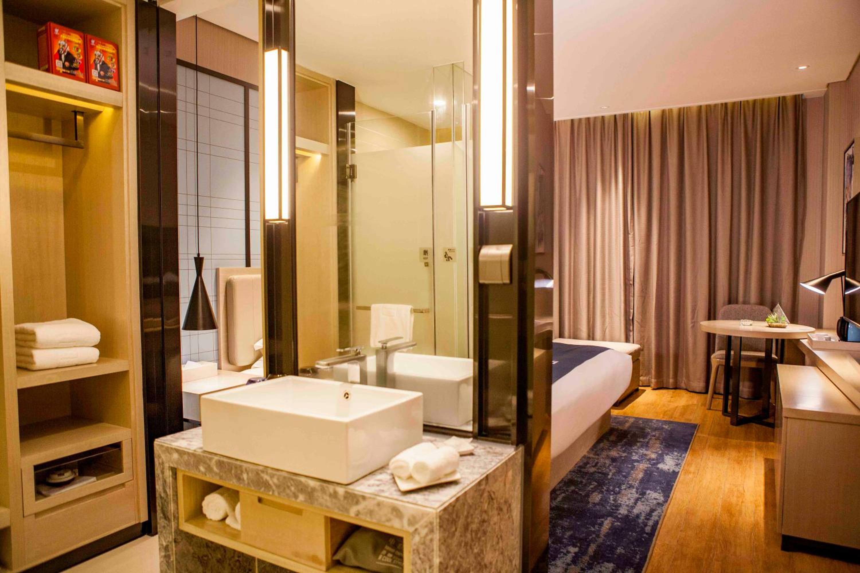 Deluxe Queen Room photo 1