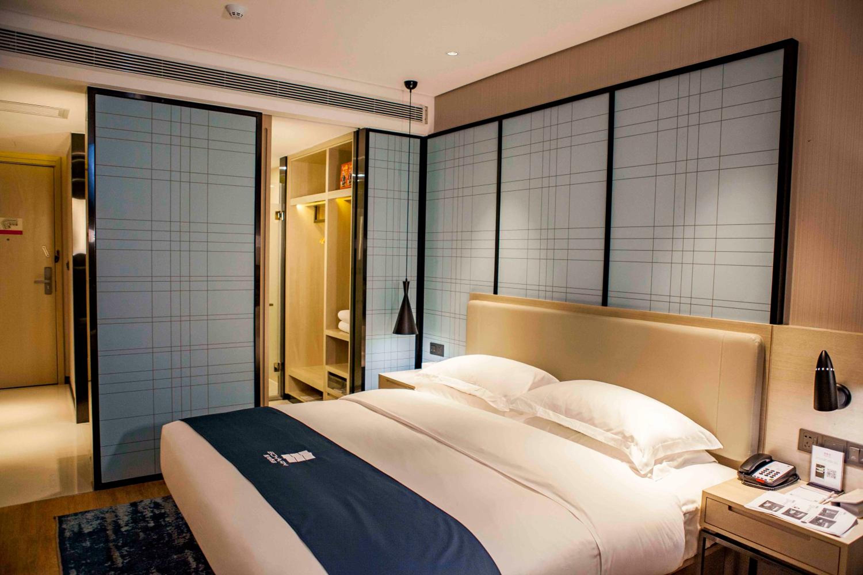 Deluxe Queen Room photo 2