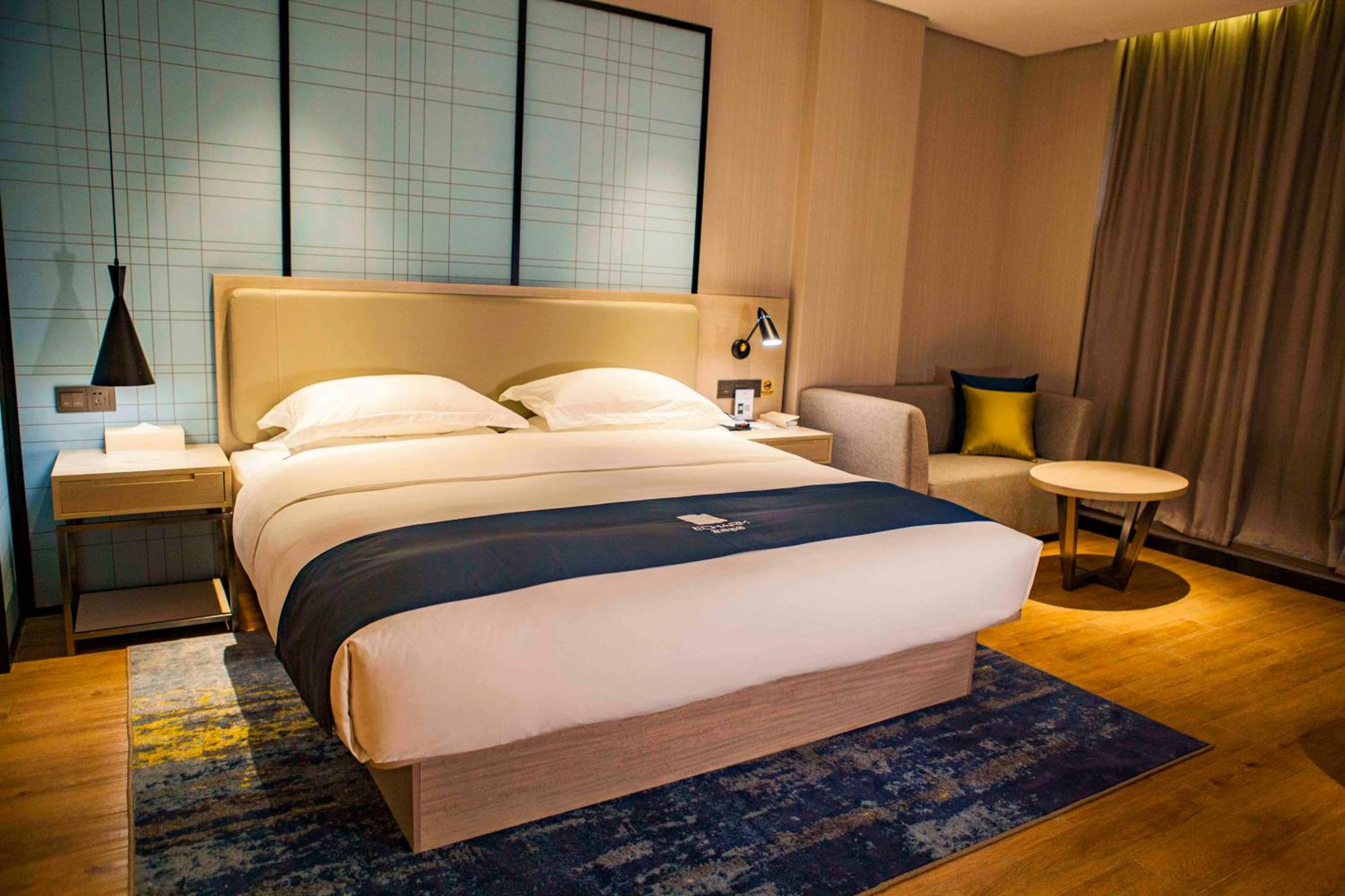 Deluxe Queen Room photo 3