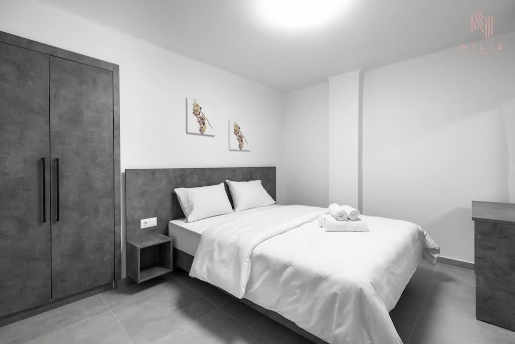 One-Bedroom Apartment with Balcony