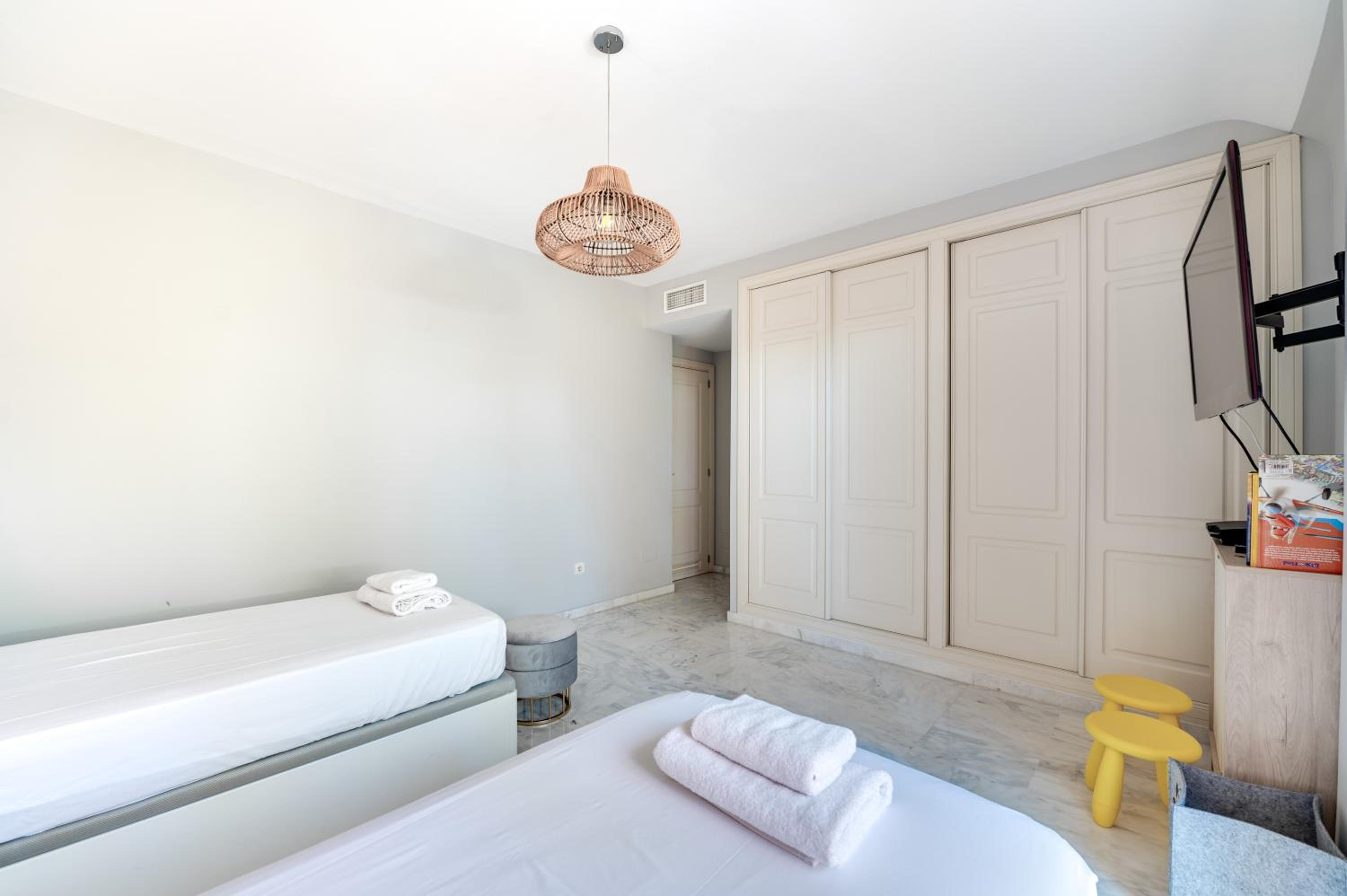 Apartamento de tres habitaciones con vista al mar