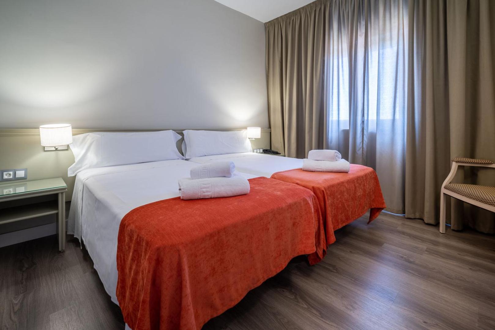 Basic Twin Room - Photo 1