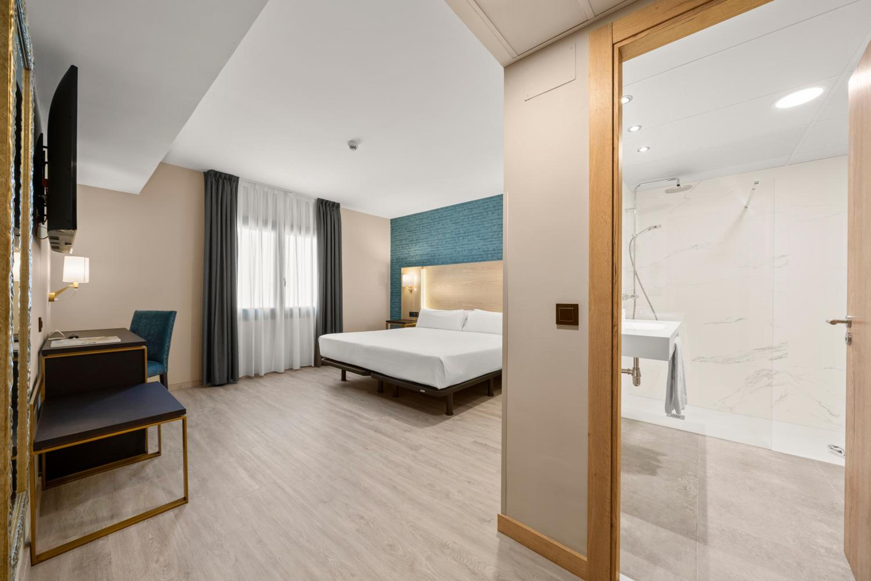 Queen Room - Photo 5