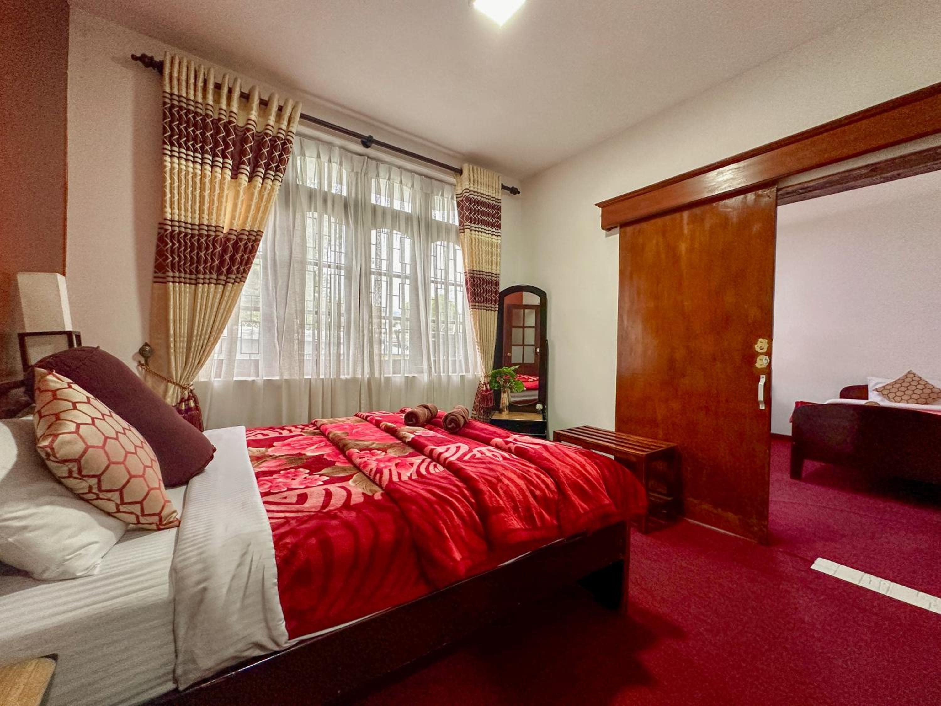 Standard Family Room photo 1