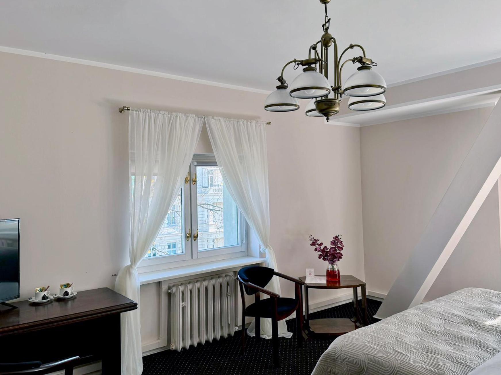 Double Room with King Bed photo 1