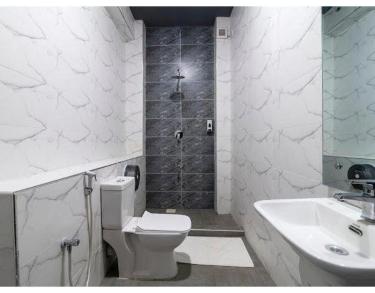 Deluxe Double Room - Photo 8
