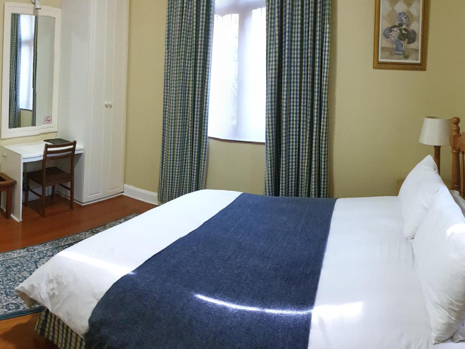 Deluxe Double or Twin Room with Garden View photo 3