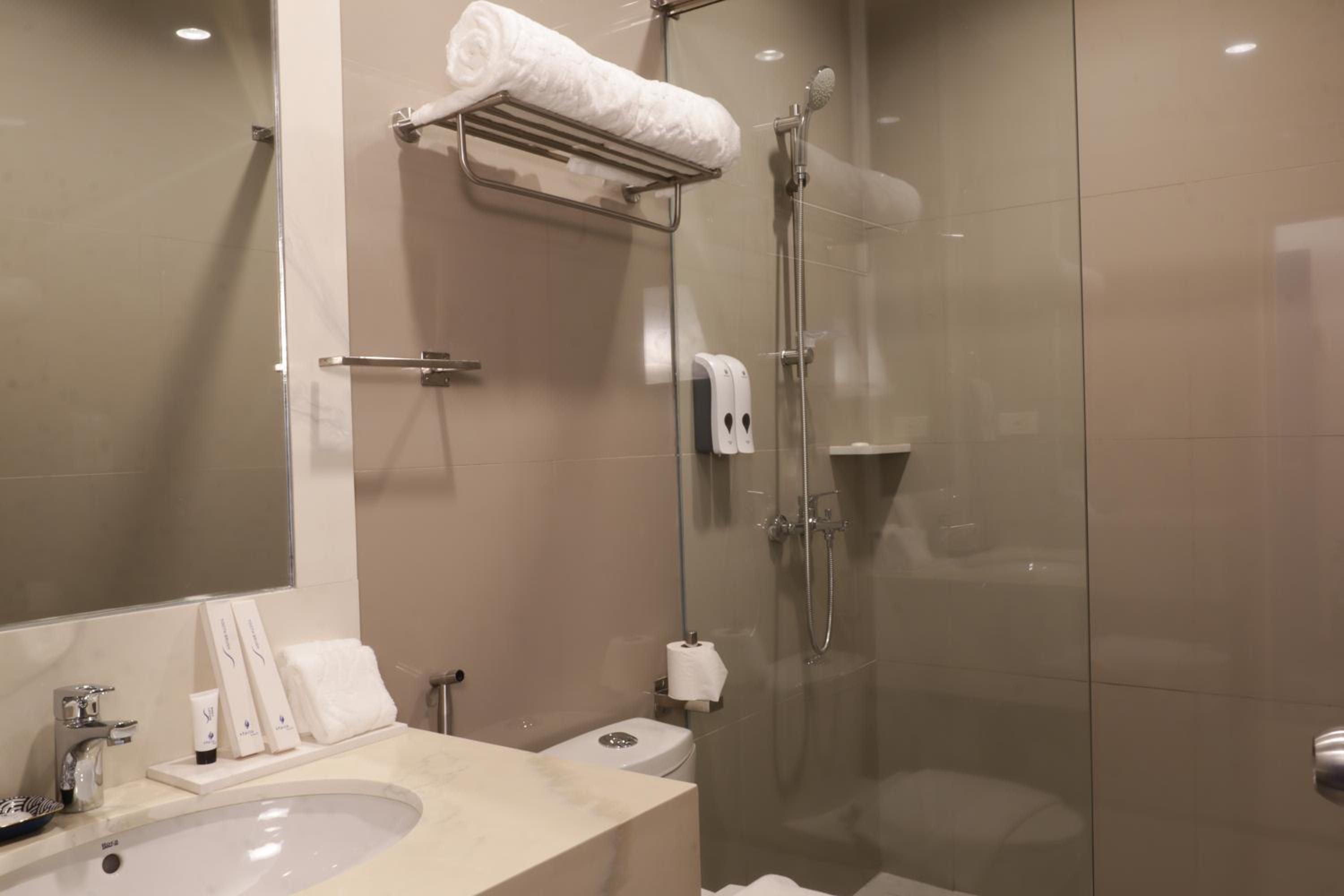 Double or Twin Room - Photo 4