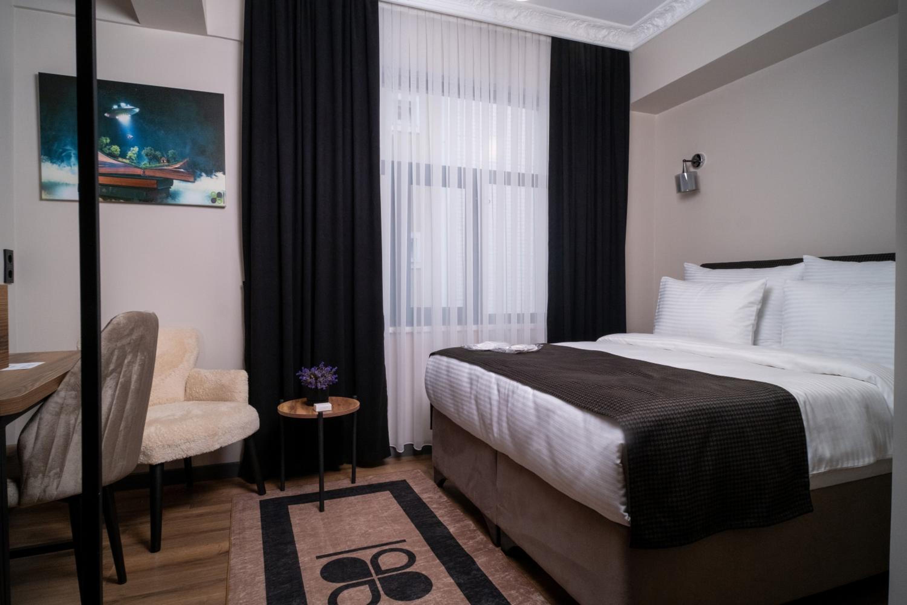 Double Room with Private Bathroom photo 2