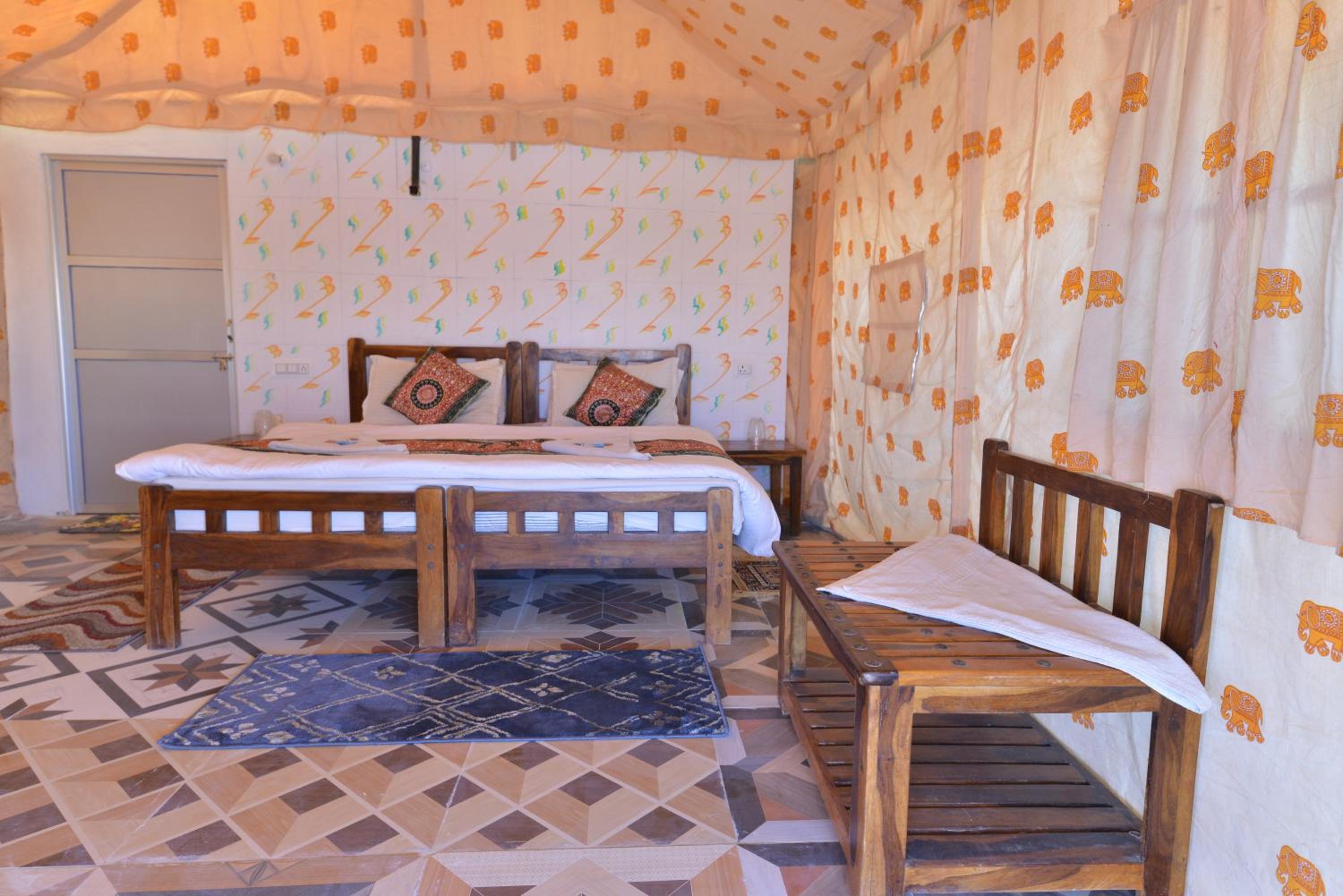 Queen Room With Balcony photo 2