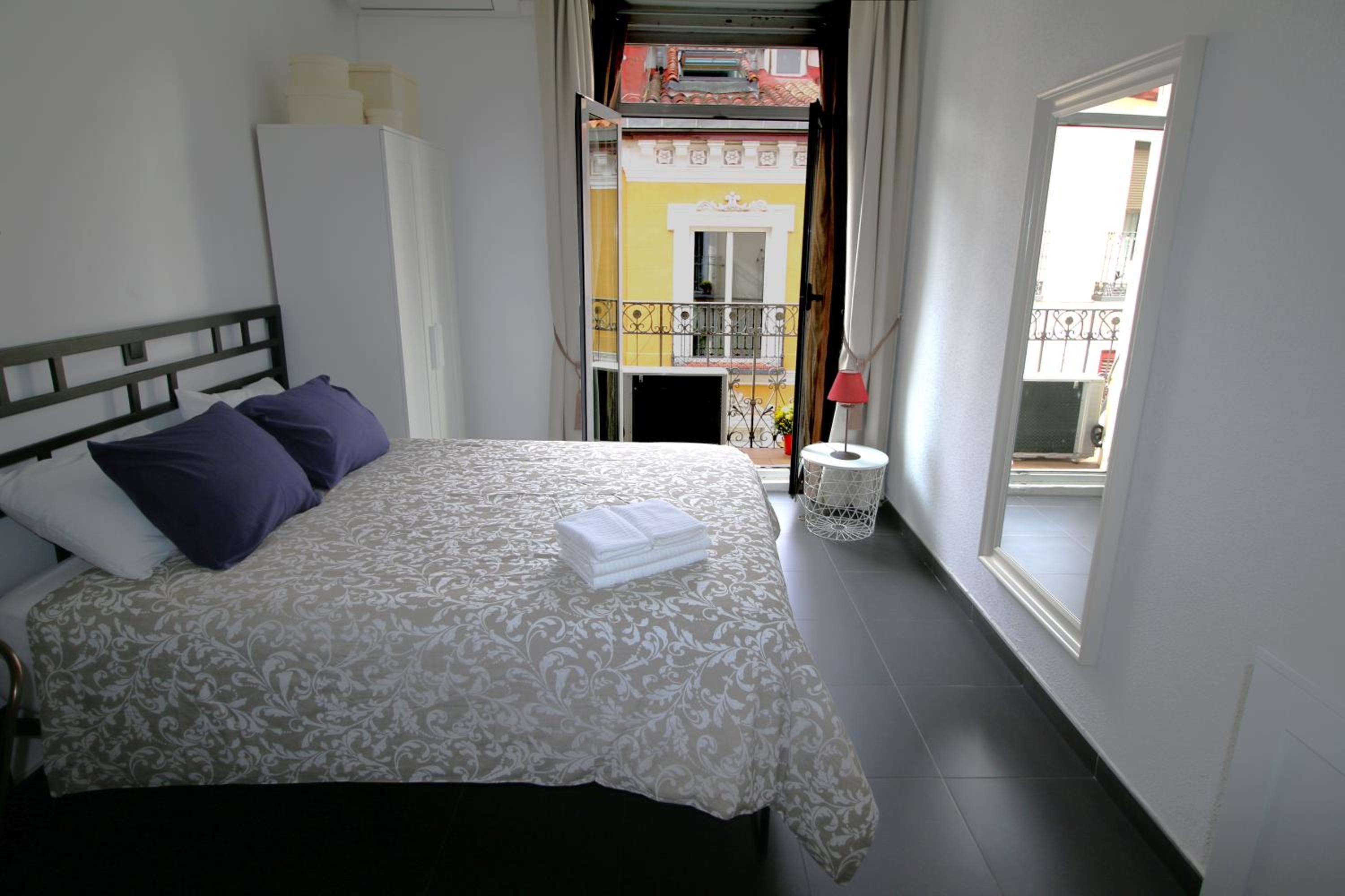 Estudio con Balcón