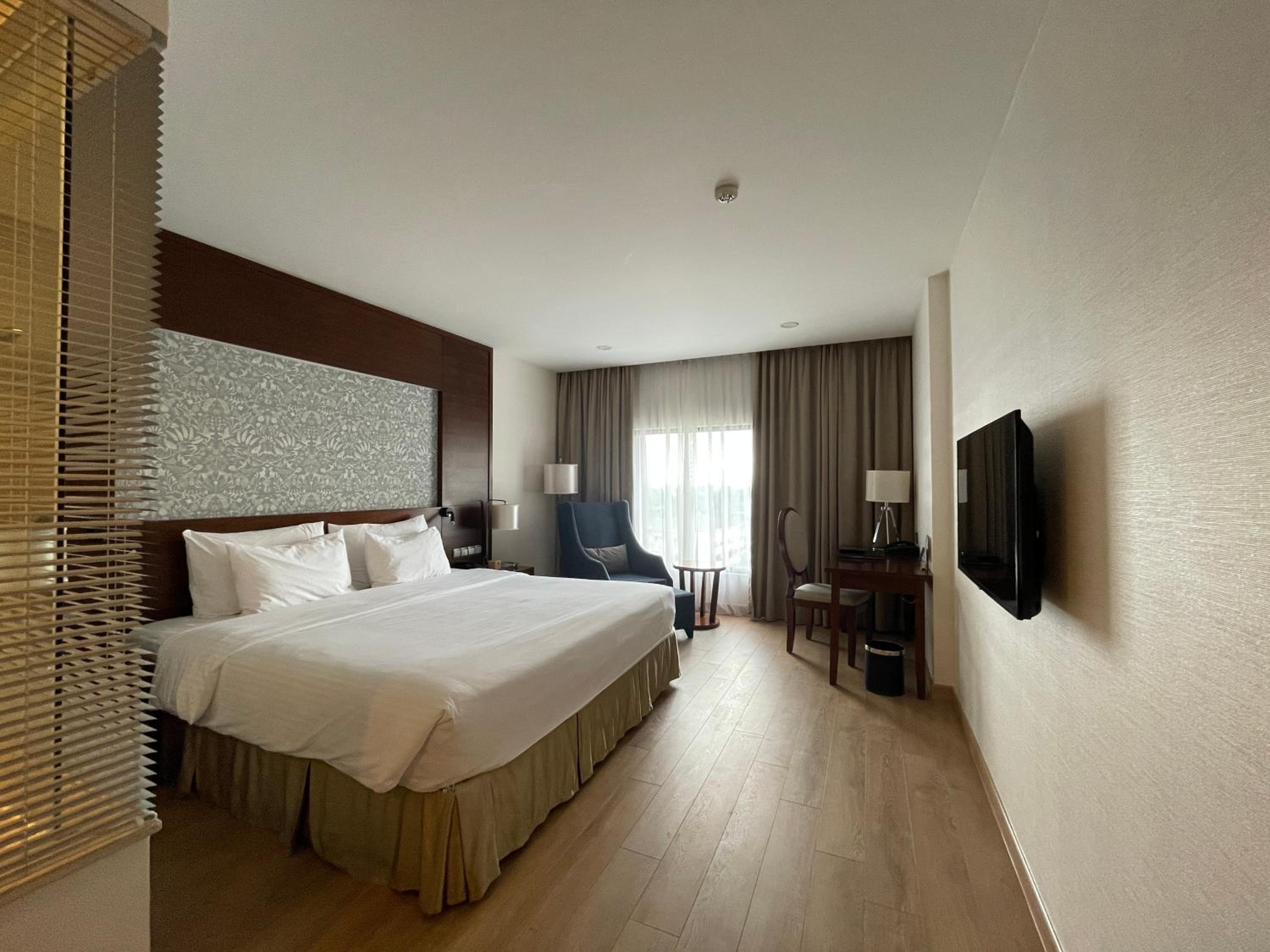 Standard King Room photo 2