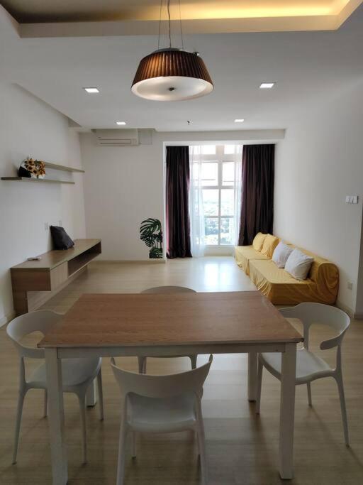 Two-Bedroom Deluxe Apartment with Garden View photo 1