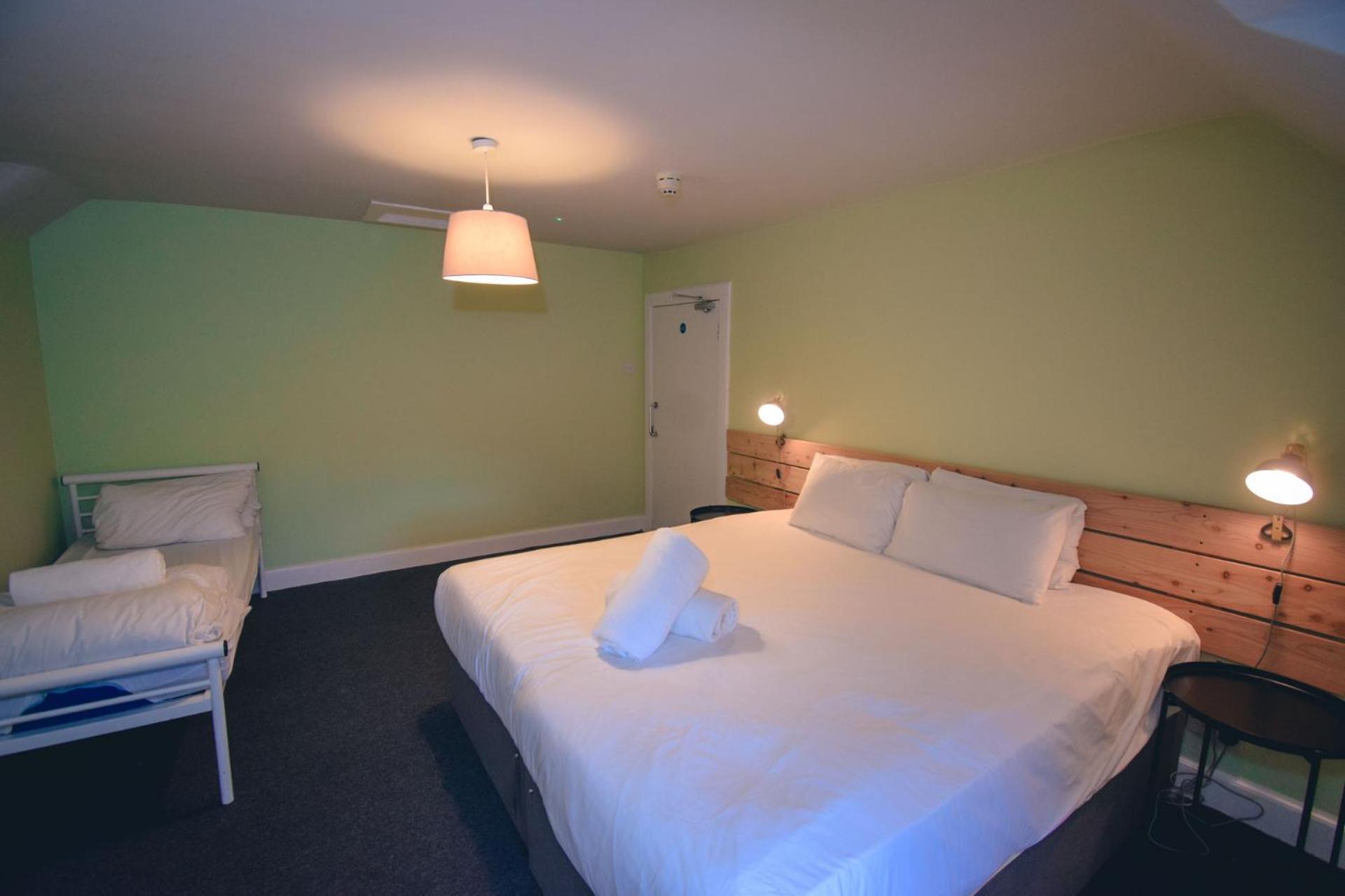 Three-Bedroom House photo 2