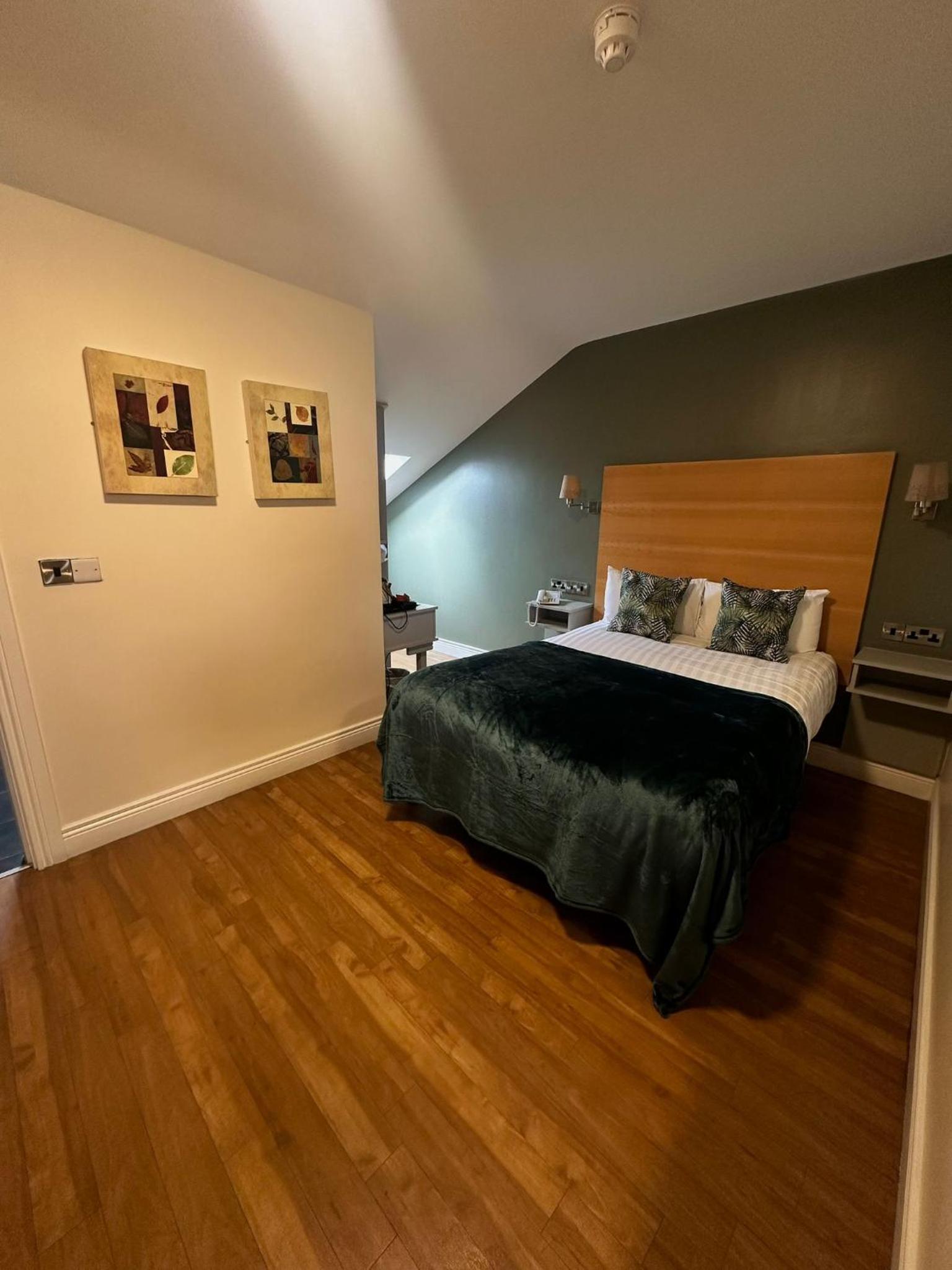 Double Room - Photo 1