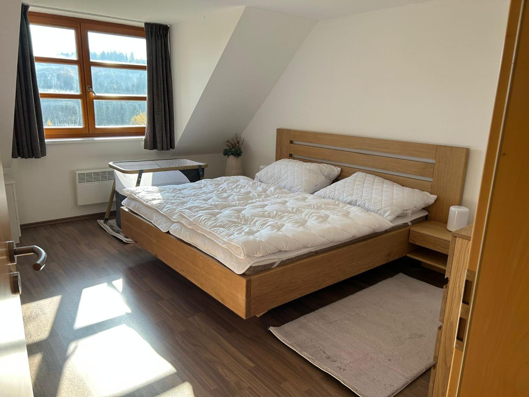 Family Two-Bedroom Apartment with View - Photo 8