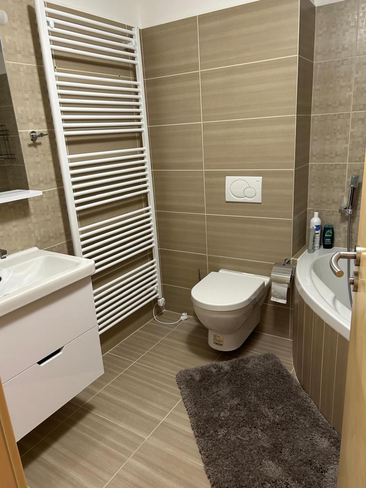 Family Two-Bedroom Apartment with View - Photo 6