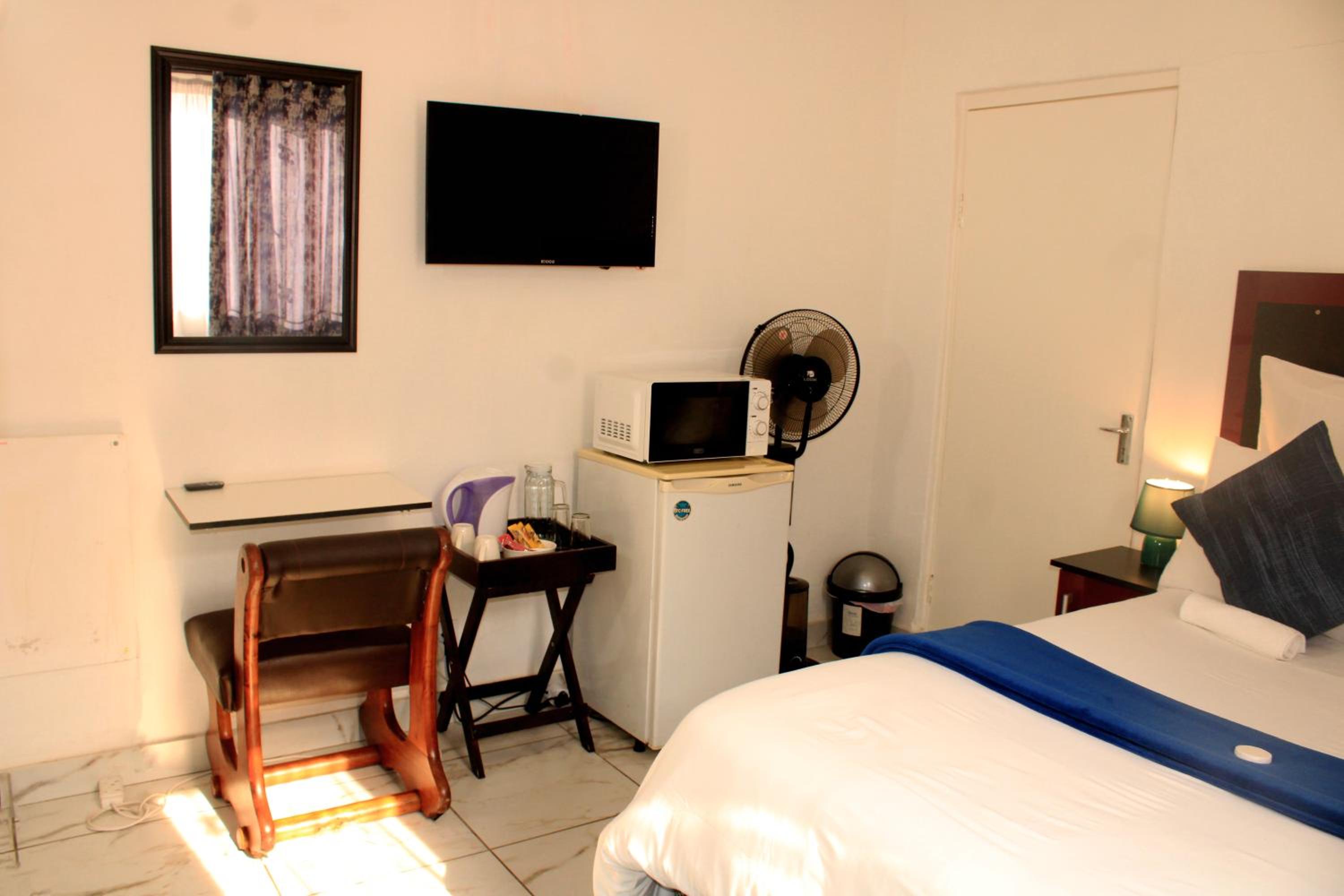 Standard Double Room photo 3