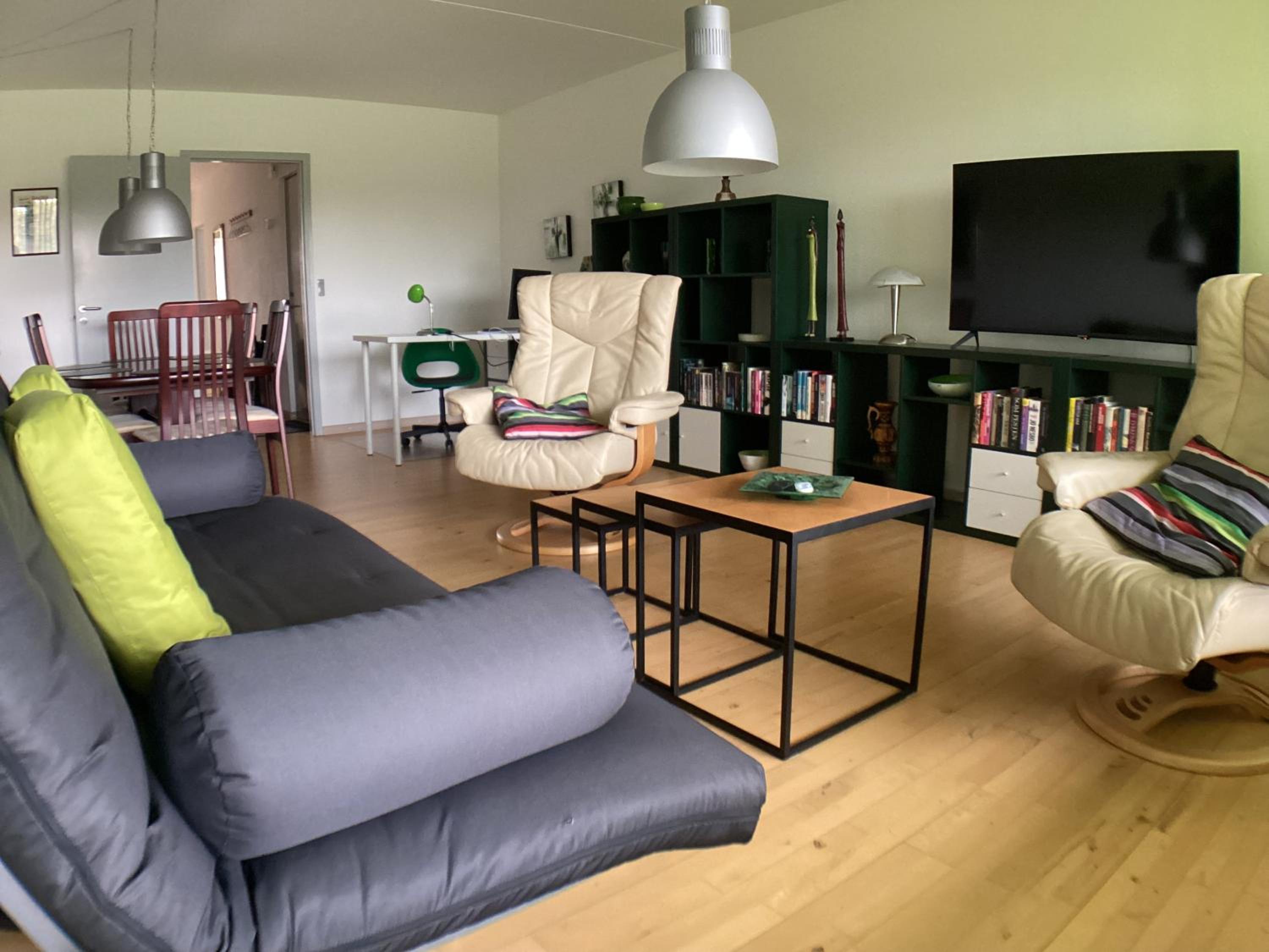 One-Bedroom Apartment photo 1