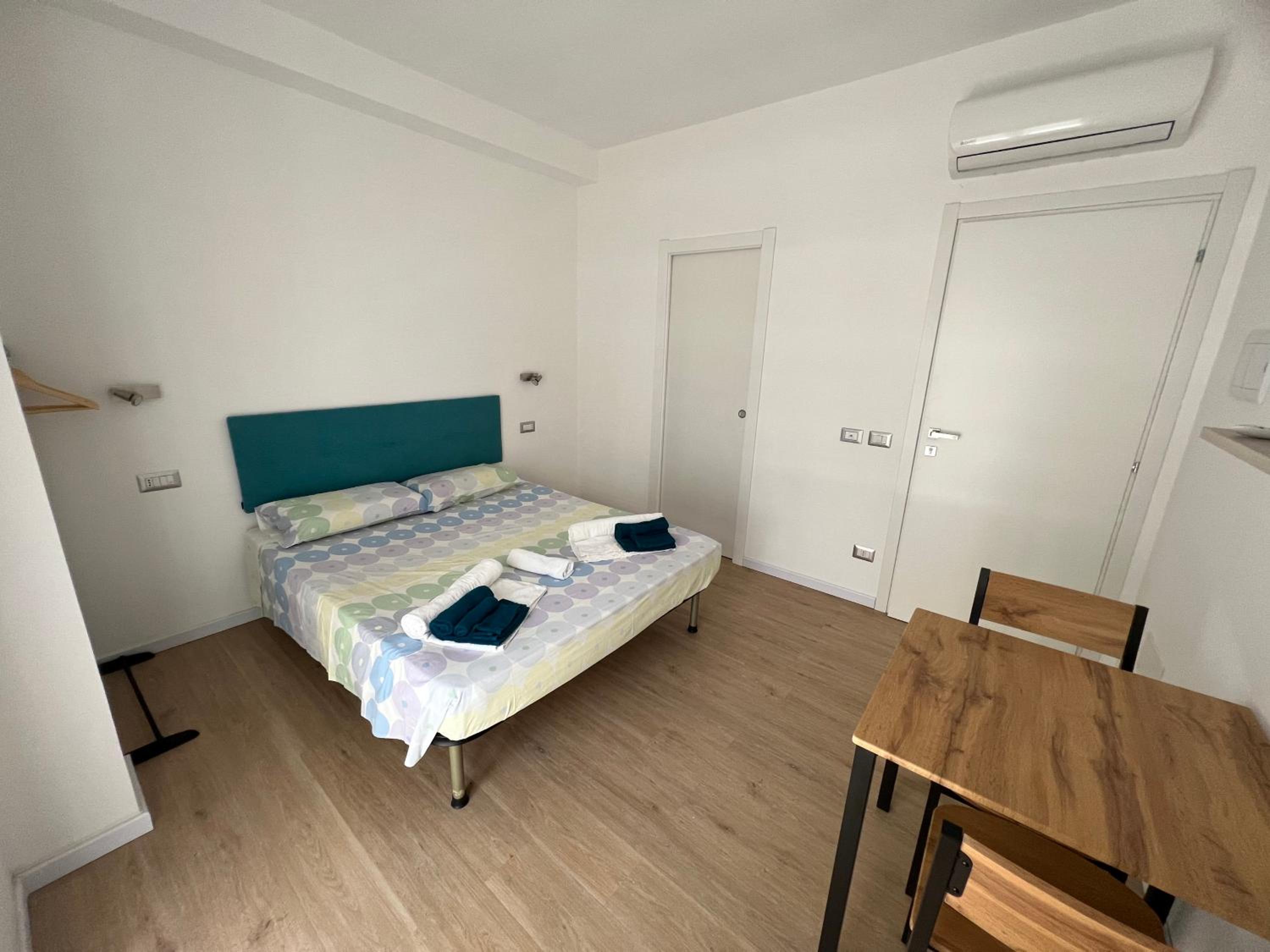 Double Room with Private Bathroom photo 2