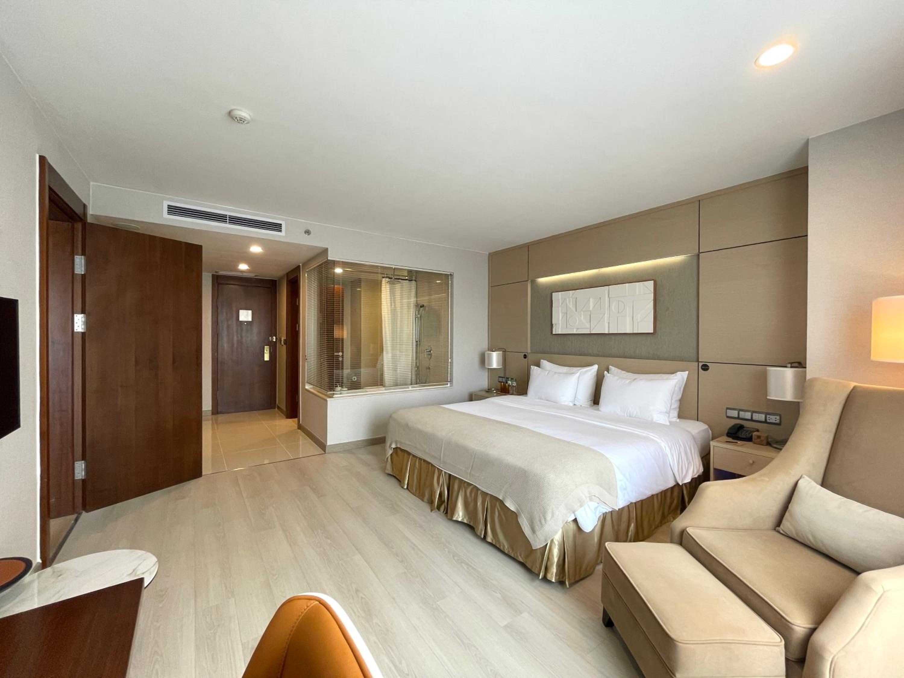 Superior King Room photo 3