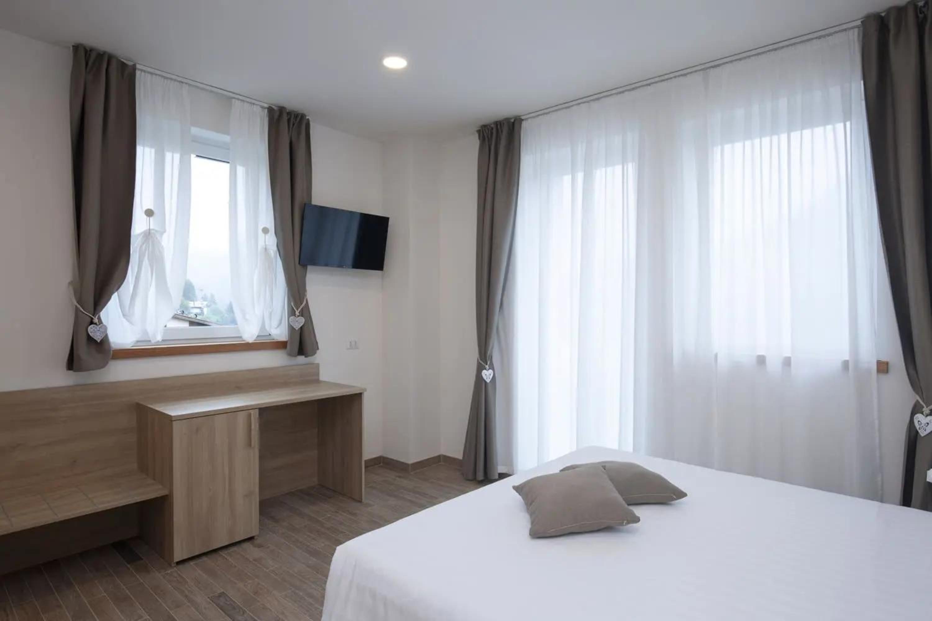 Triple Room with Shower photo 3