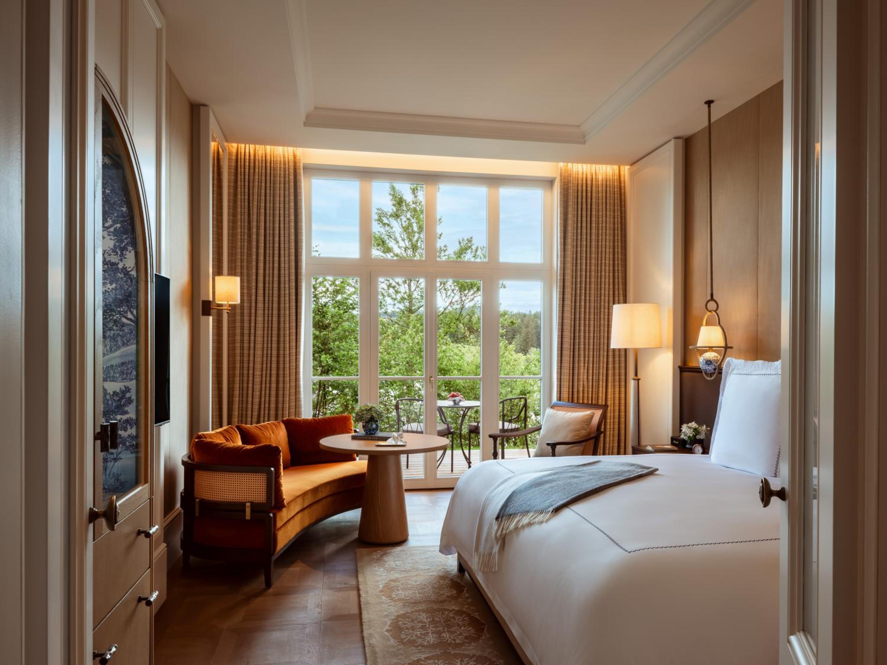 Deluxe Room - Photo 2