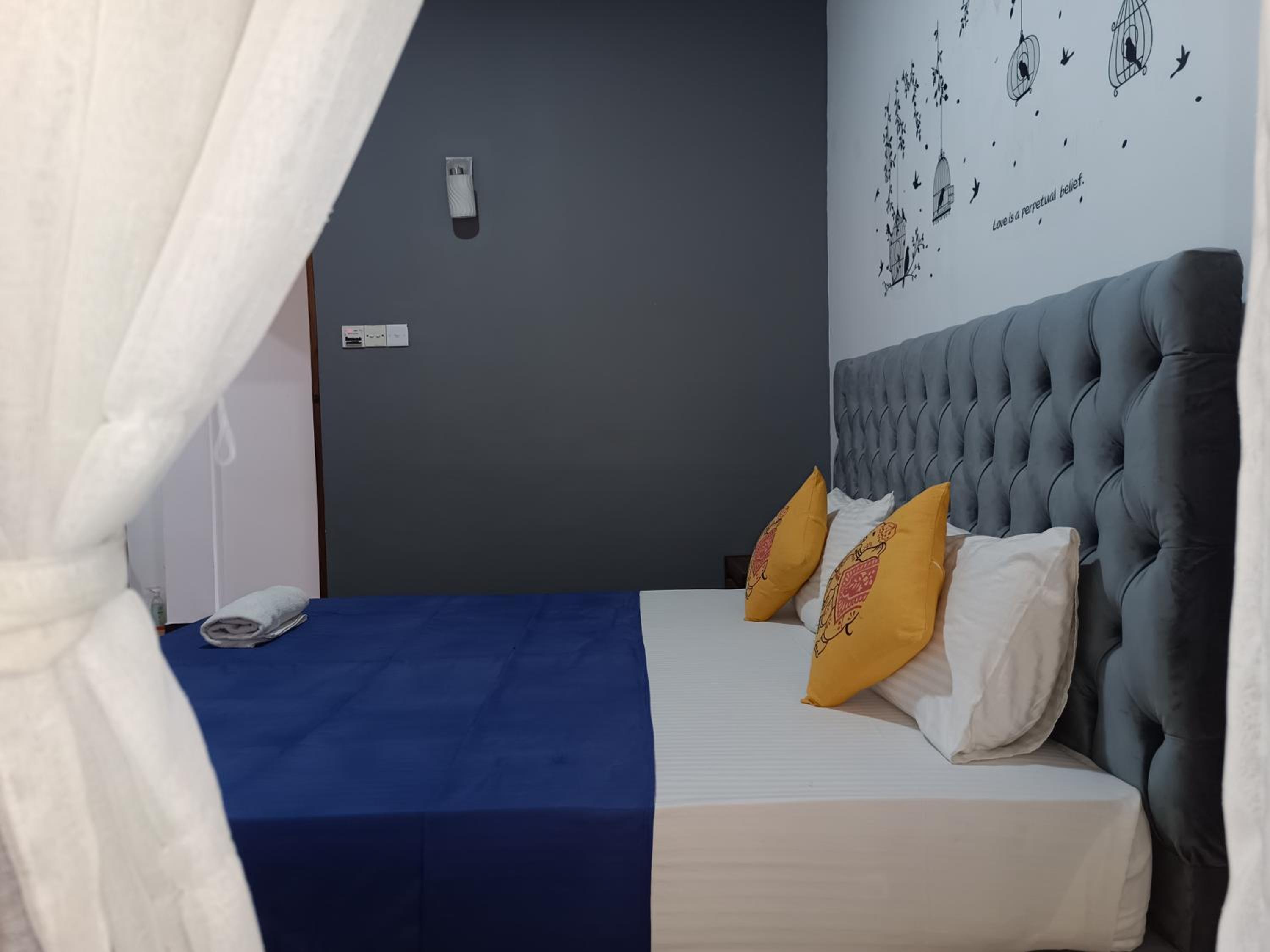 Deluxe Double Room (2 Adults + 1 Child) photo 2