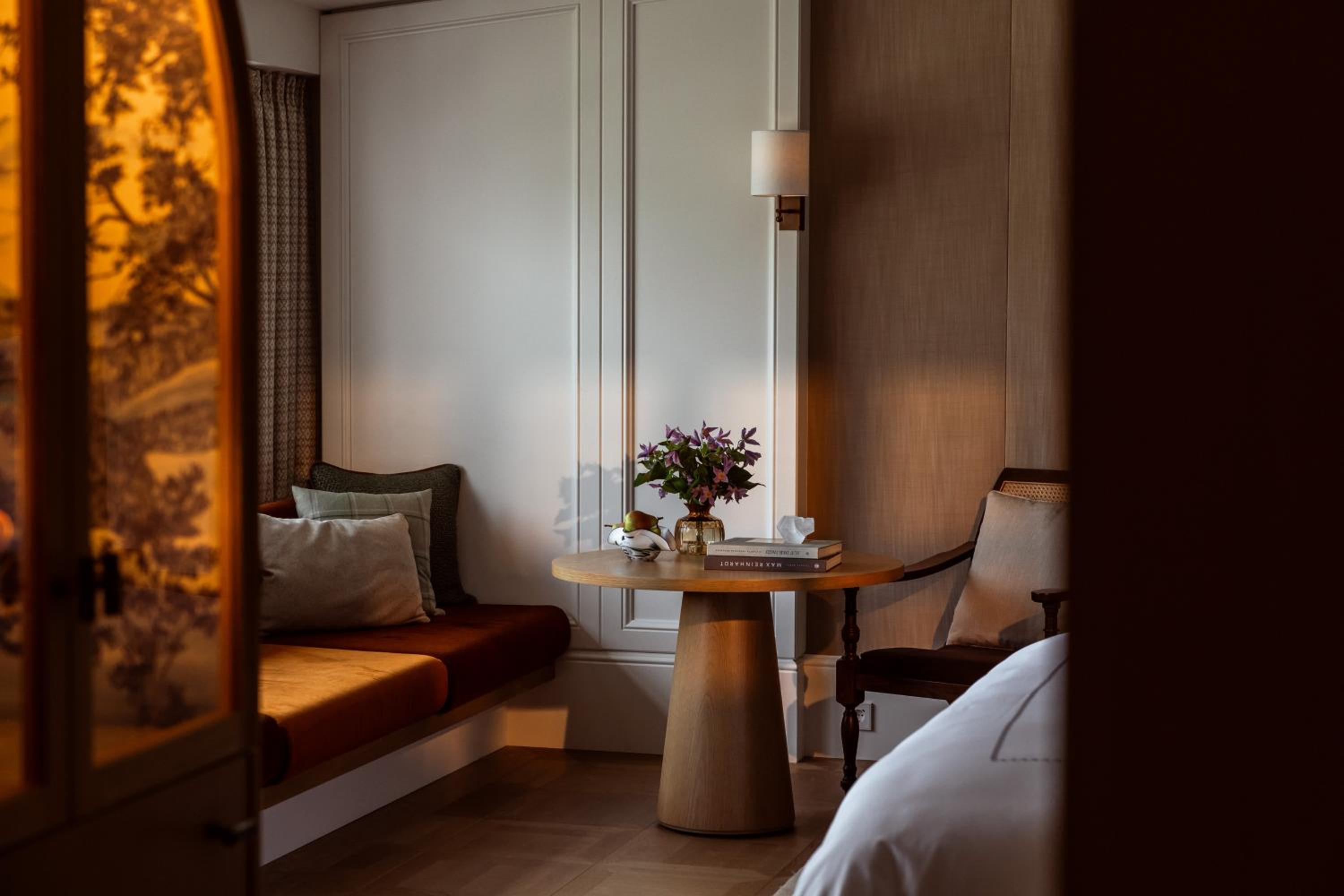 Grand Premier Lakeview Room - Photo 1