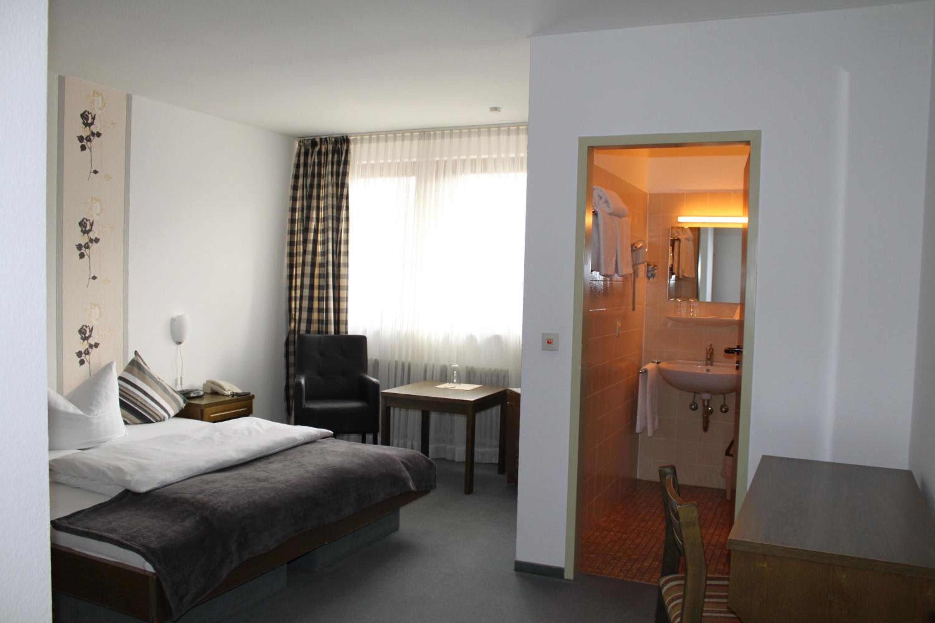 Single Room photo 2