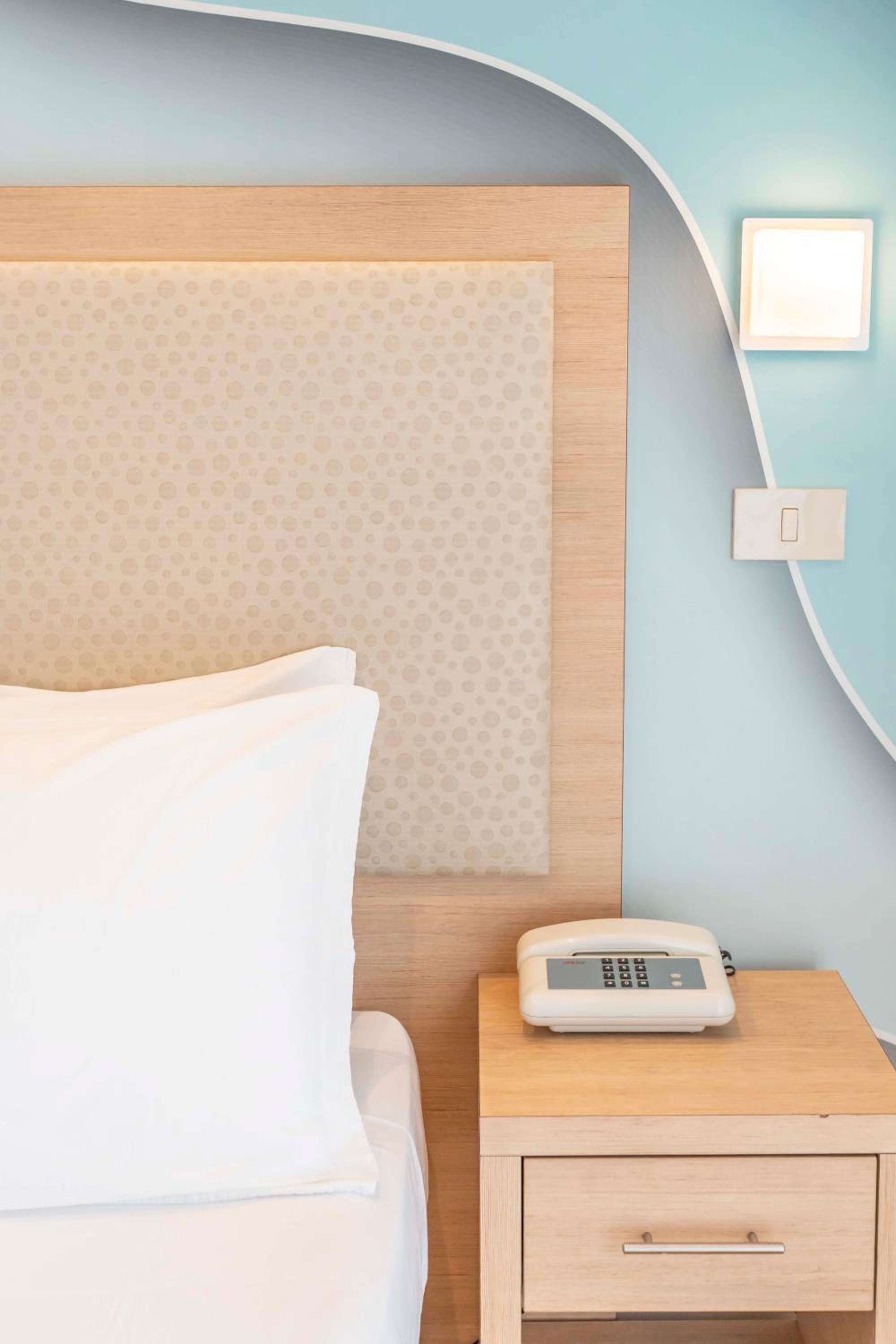 Double or Twin Room - Photo 9