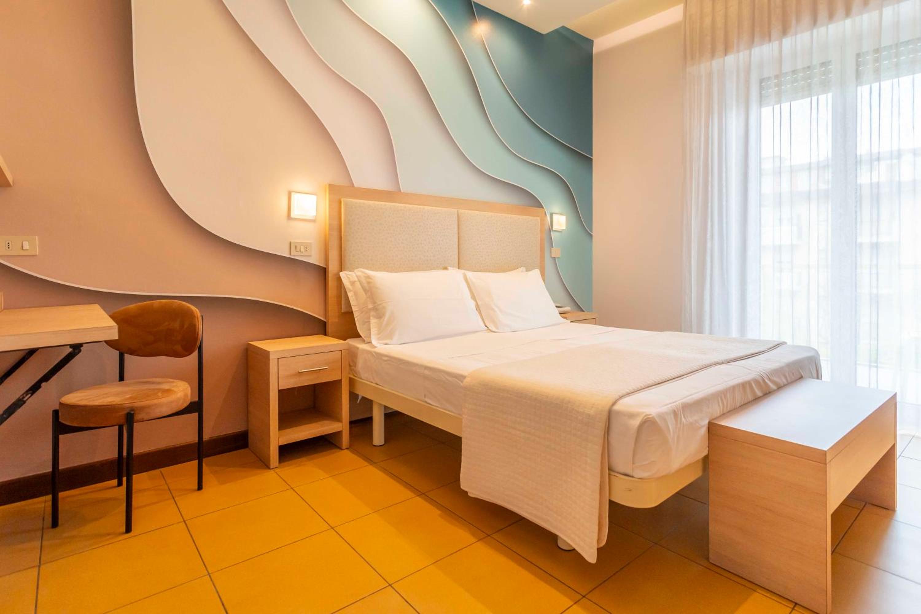 Double or Twin Room with Sea View - Photo 1