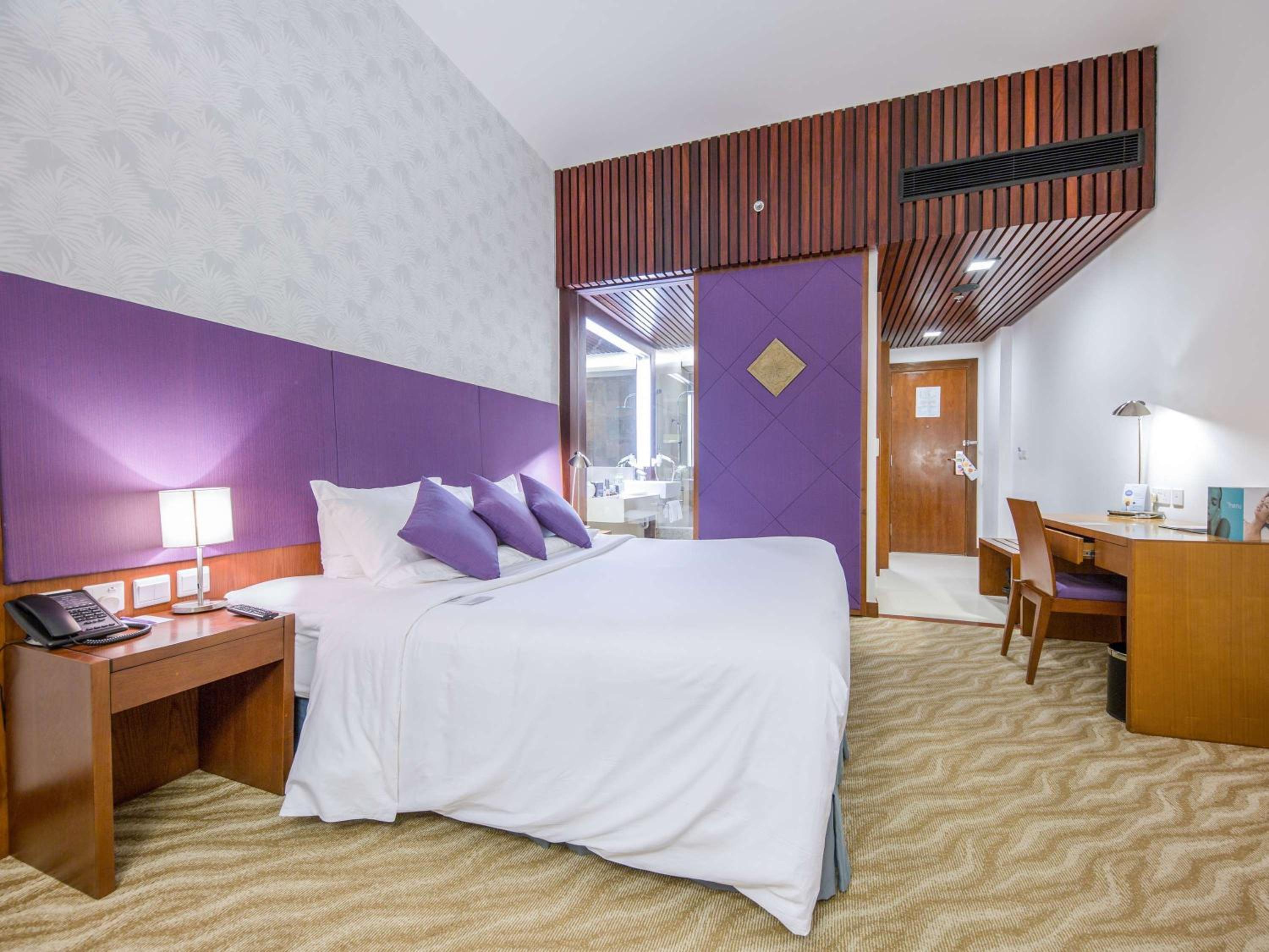 Superior King Room with Ocean View - Photo 15