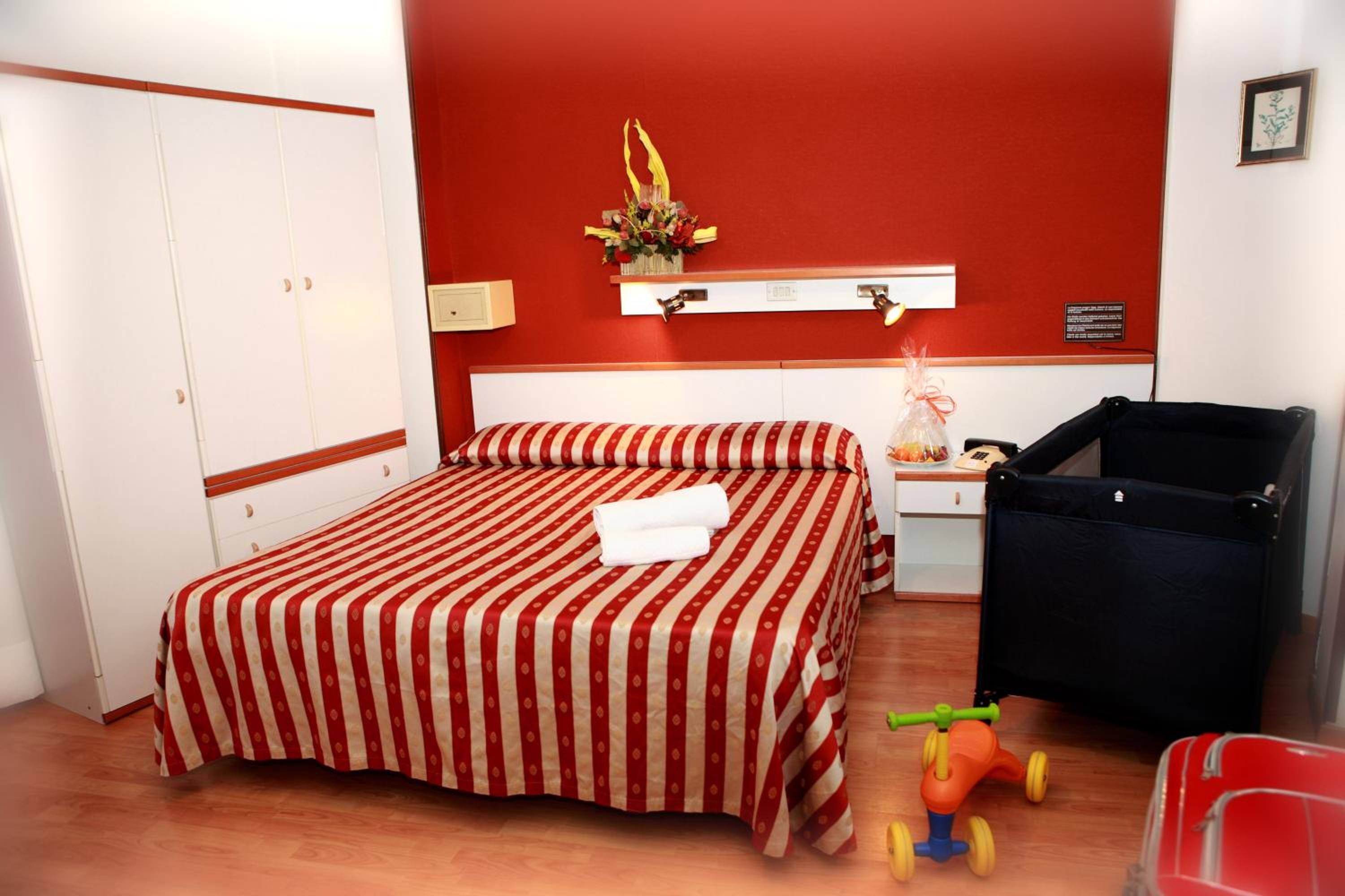 Triple Room - Photo 9