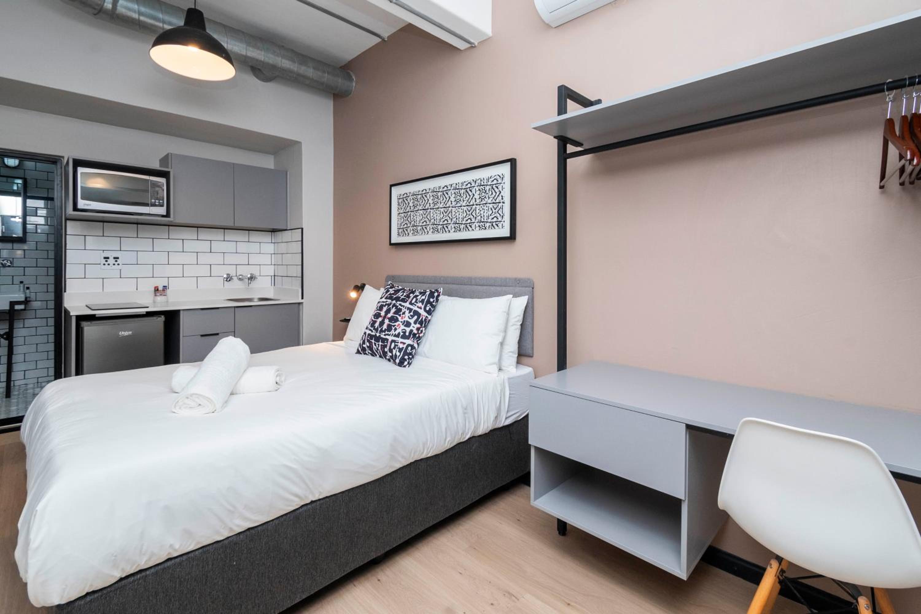 Budget Double Room - Photo 2