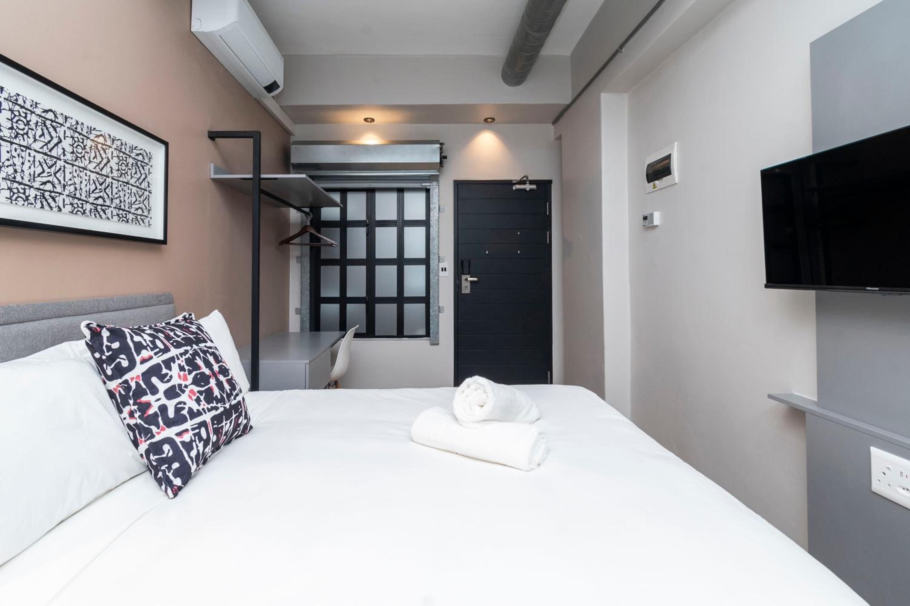Budget Double Room - Photo 1