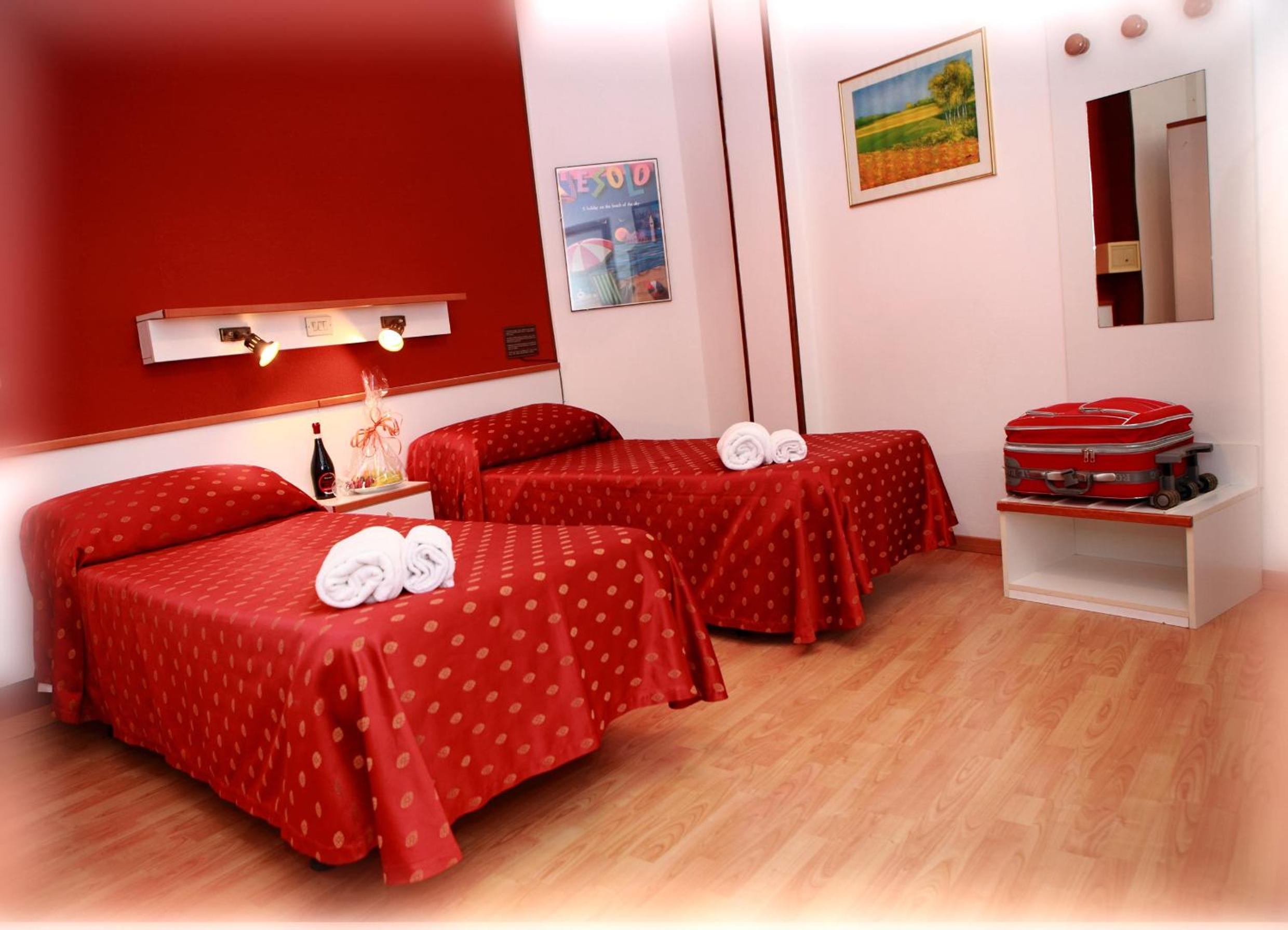 Double Room - Photo 17