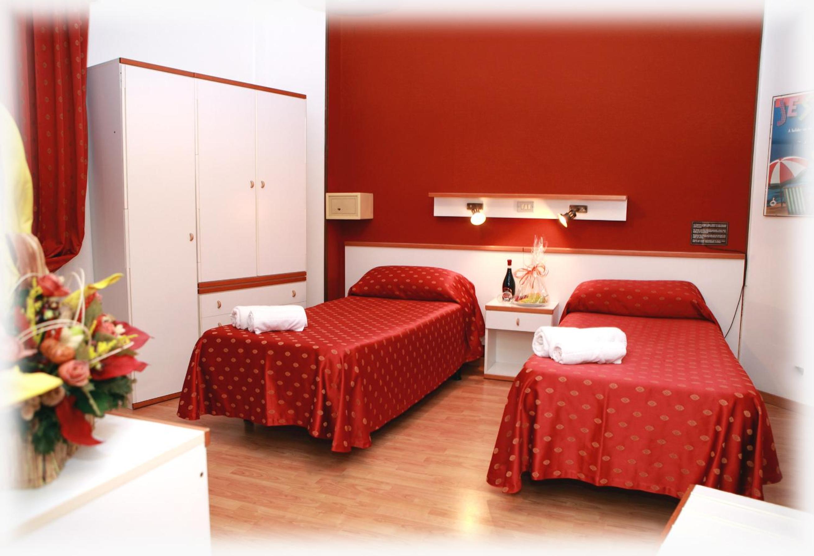 Double Room - Photo 2