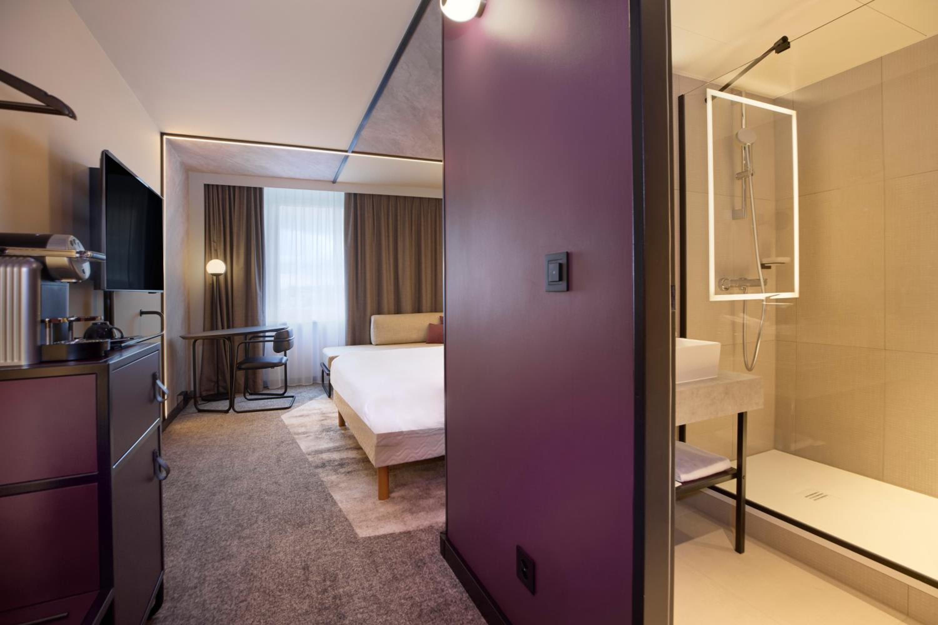 Executive Double Room with Sofa Bed - Photo 6