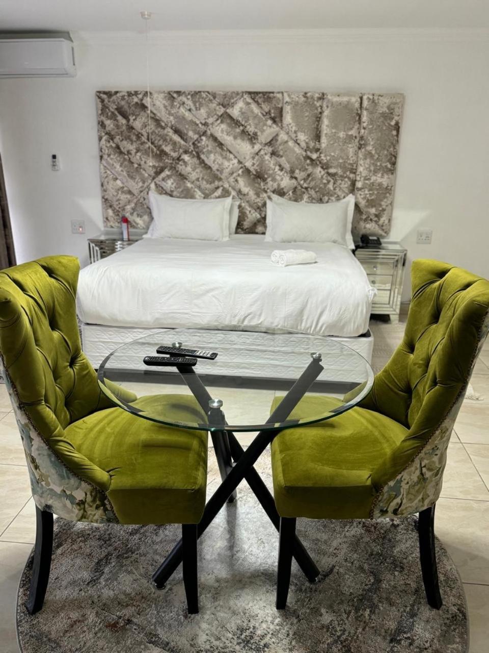 Superior King Room - Photo 1