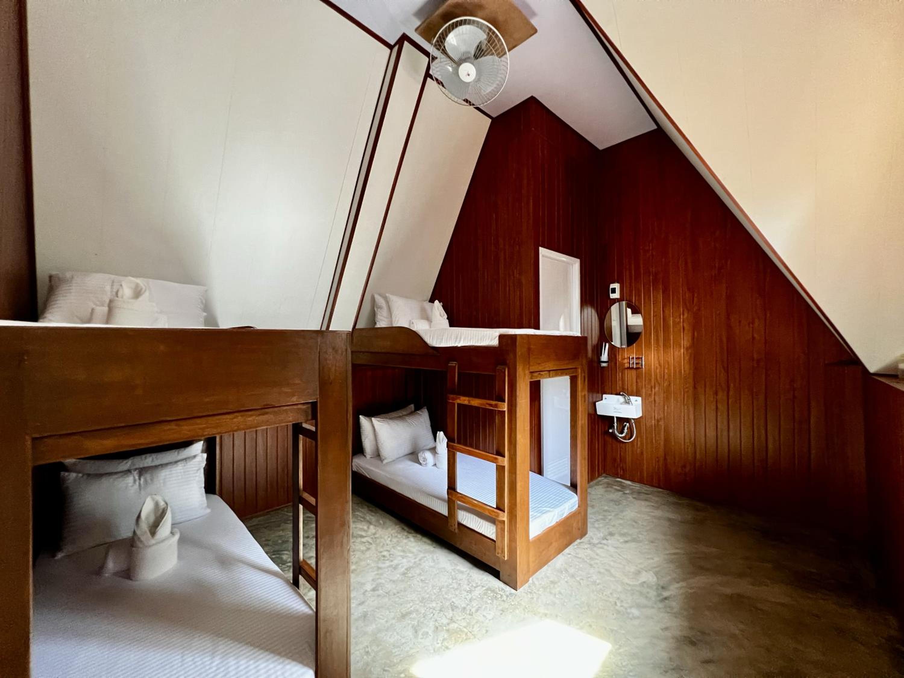 Quadruple Room With Private Bathroom